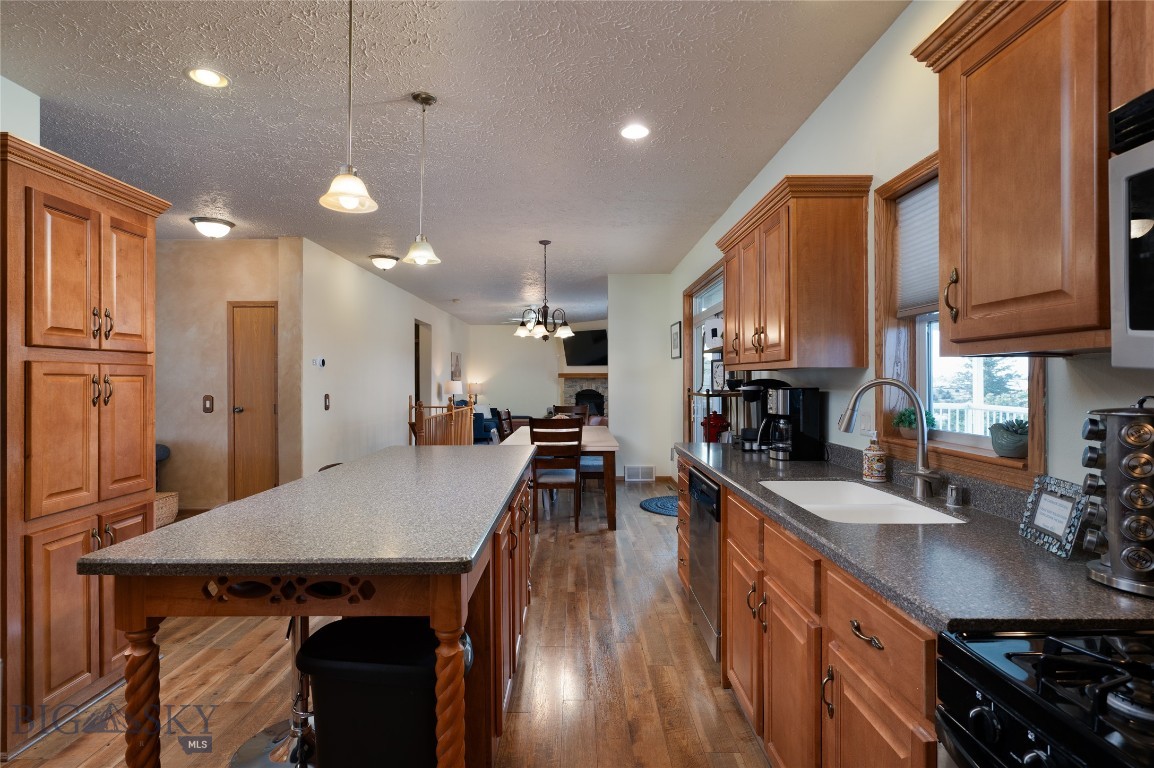 3523 Woodridge
