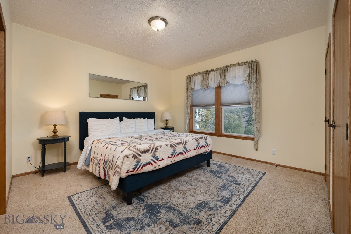 3523 Woodridge