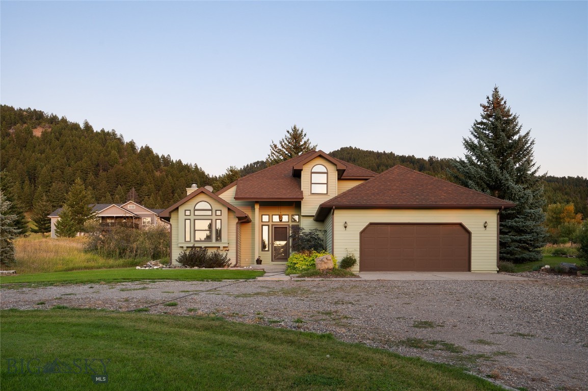 8855 Sypes Canyon