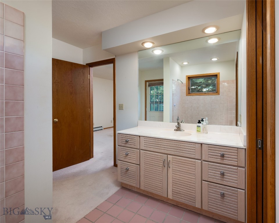 8855 Sypes Canyon