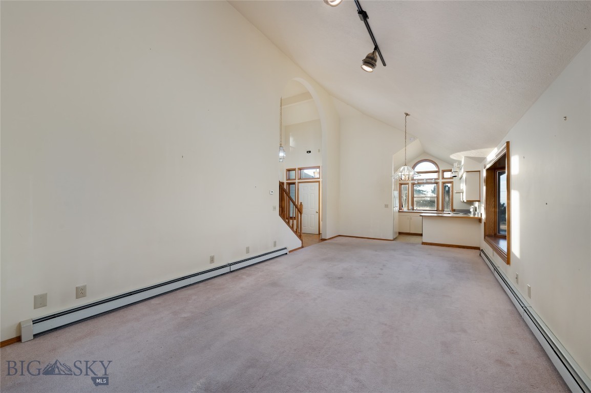 8855 Sypes Canyon