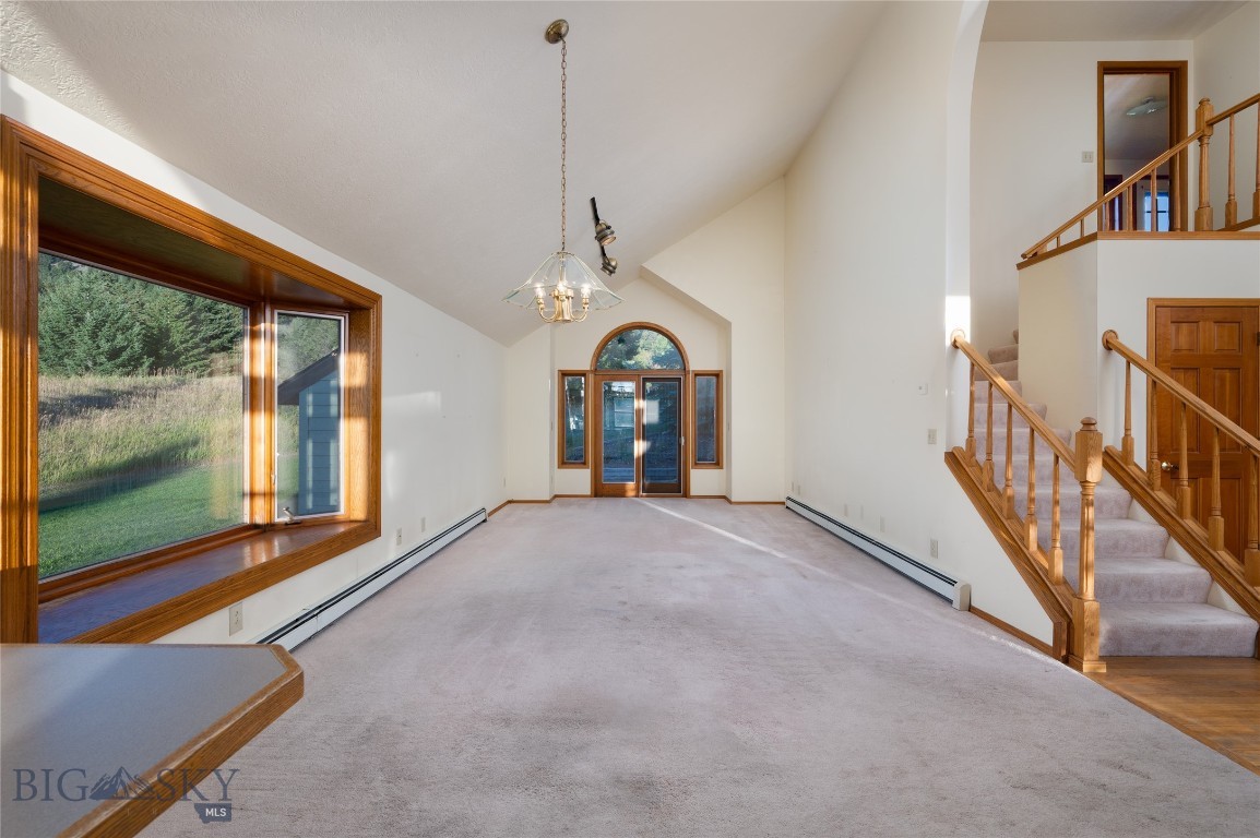 8855 Sypes Canyon