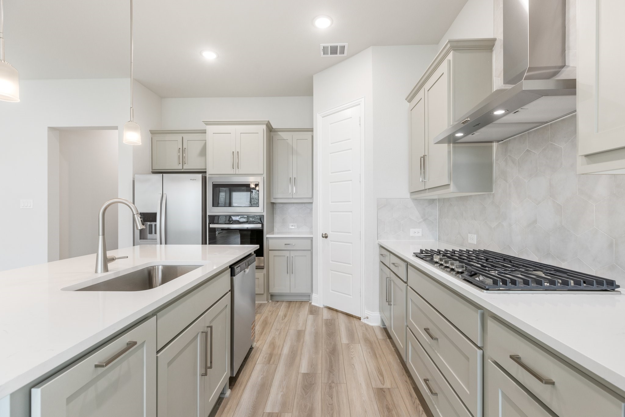 7013 Sunset Boulevard