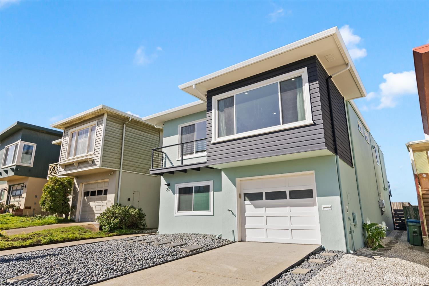 30 Palisades Drive