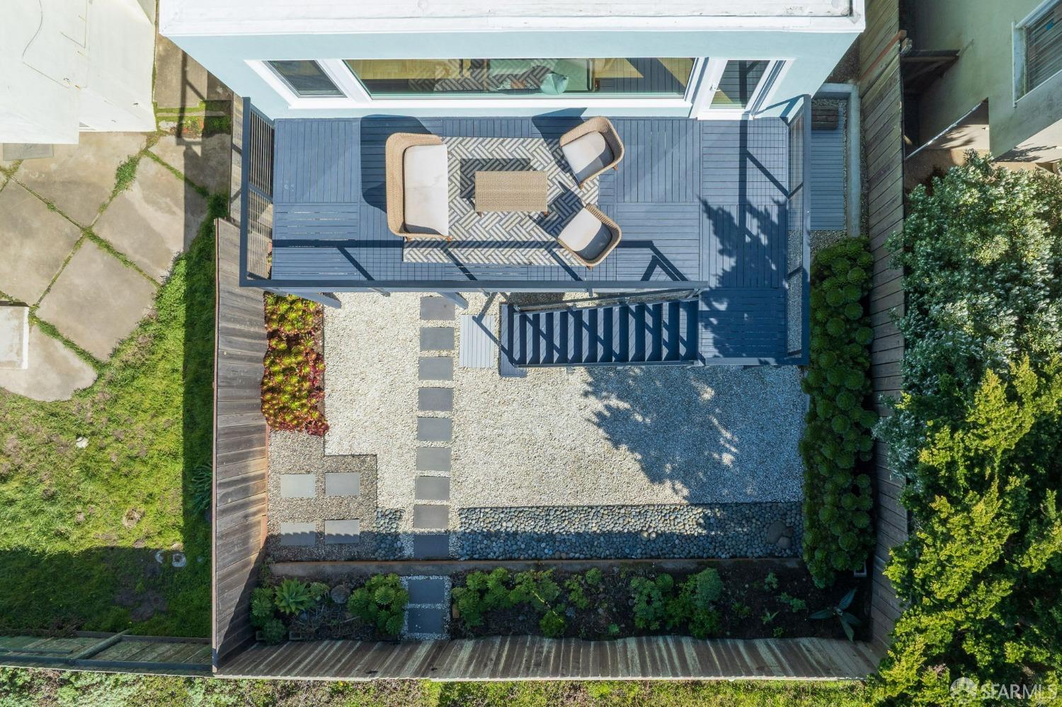 30 Palisades Drive
