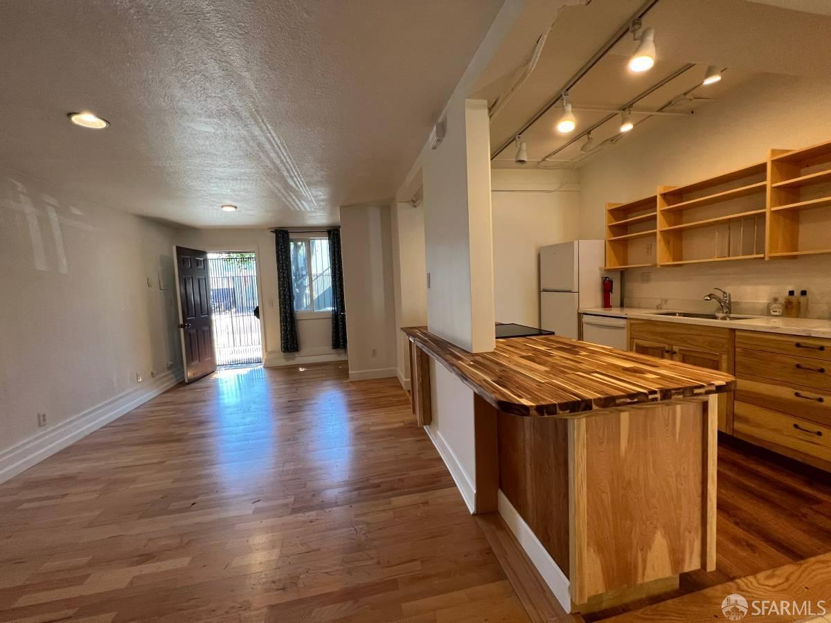 1404 Van Dyke Avenue # B