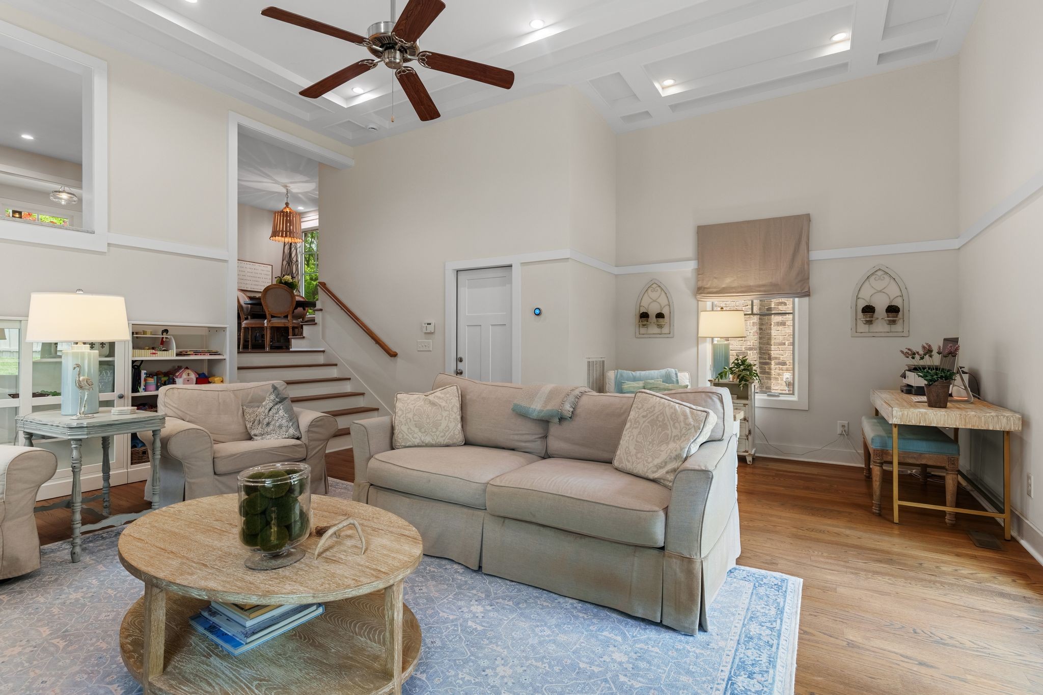 2402 Vaulx Ln