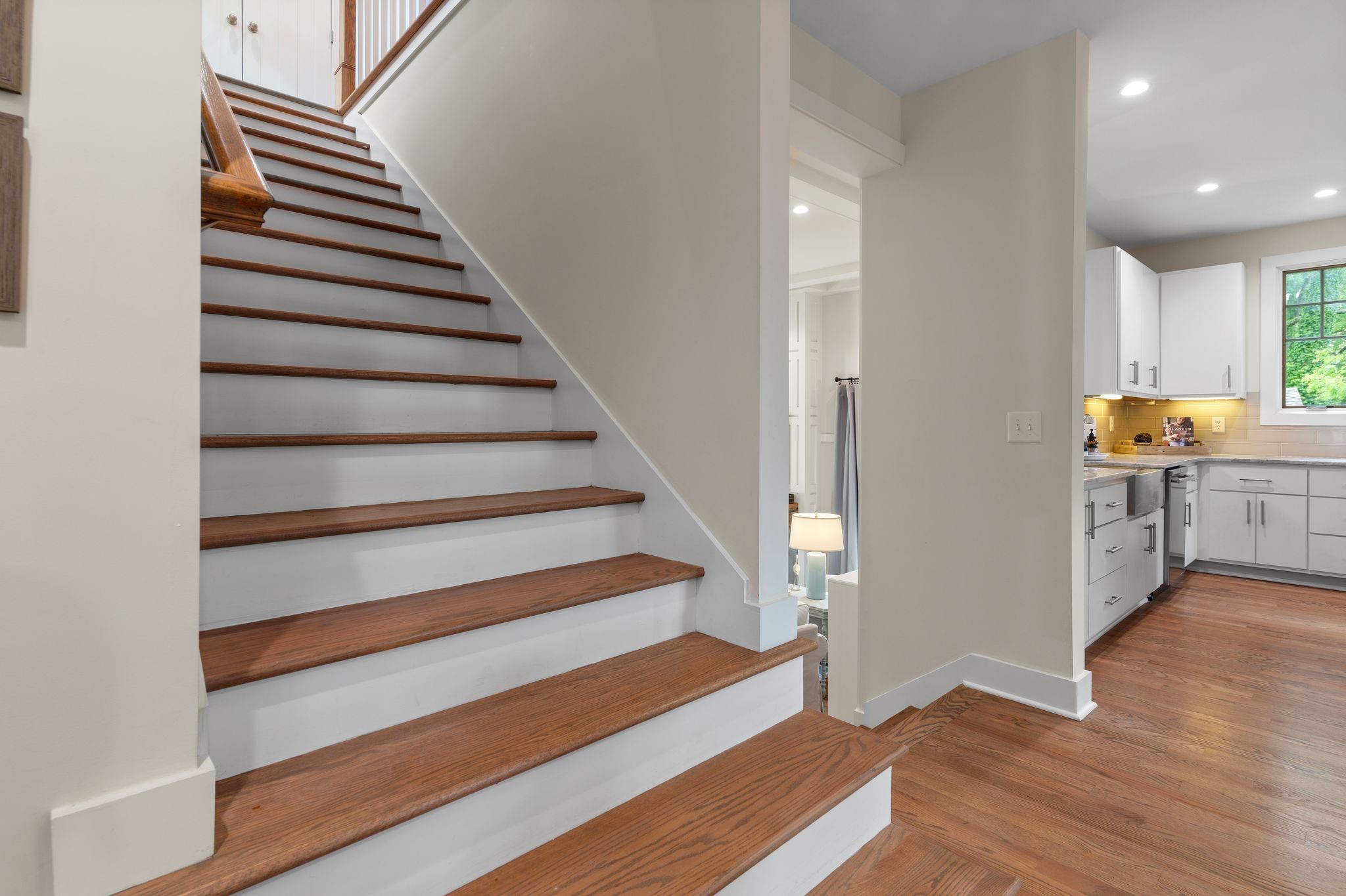 2402 Vaulx Ln
