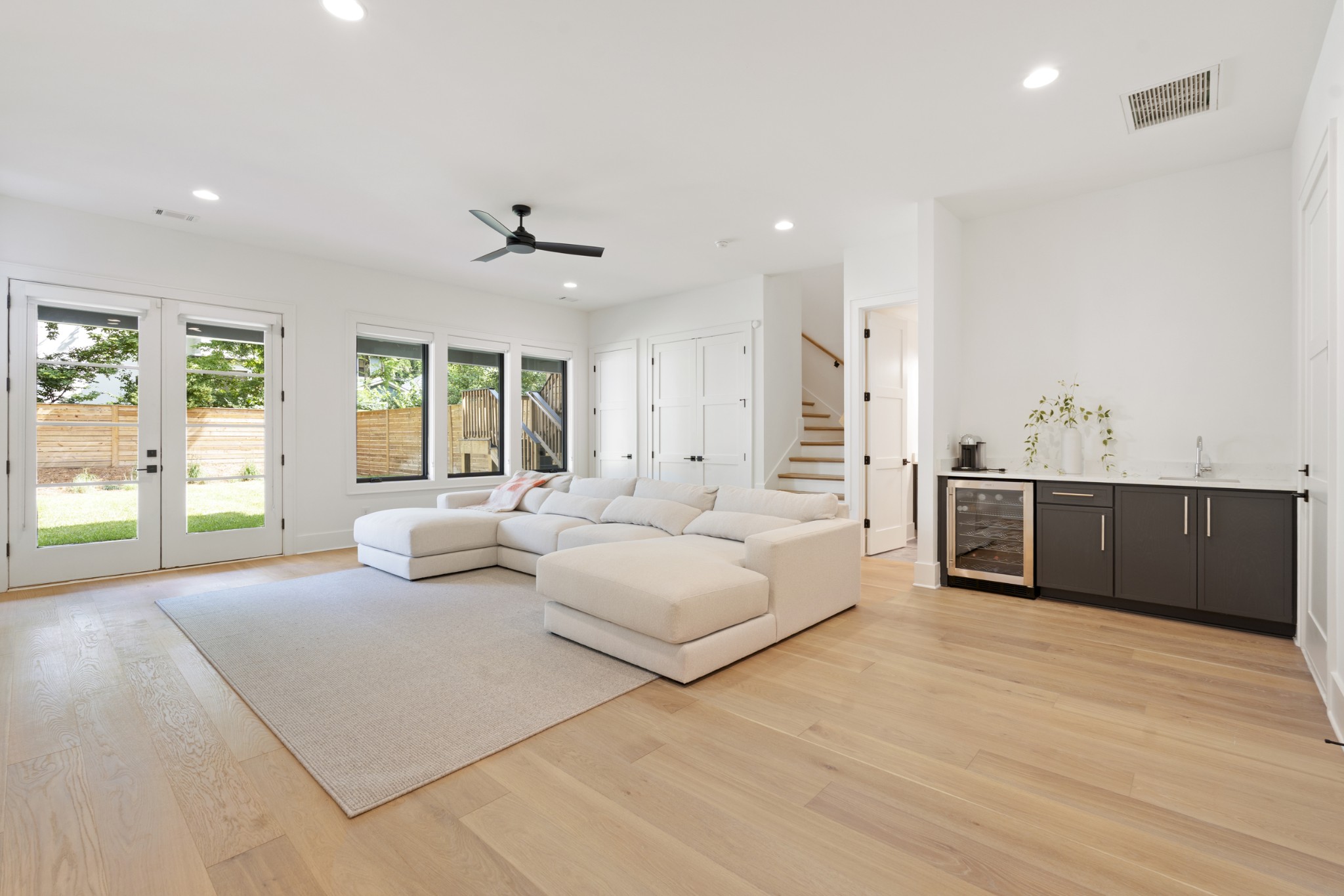 826 Kirkwood Ave Unit: B