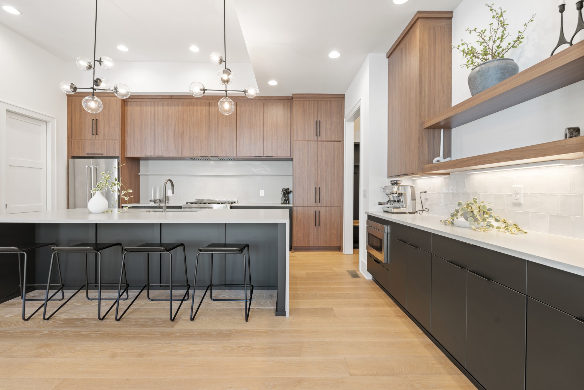 826 Kirkwood Ave Unit: B