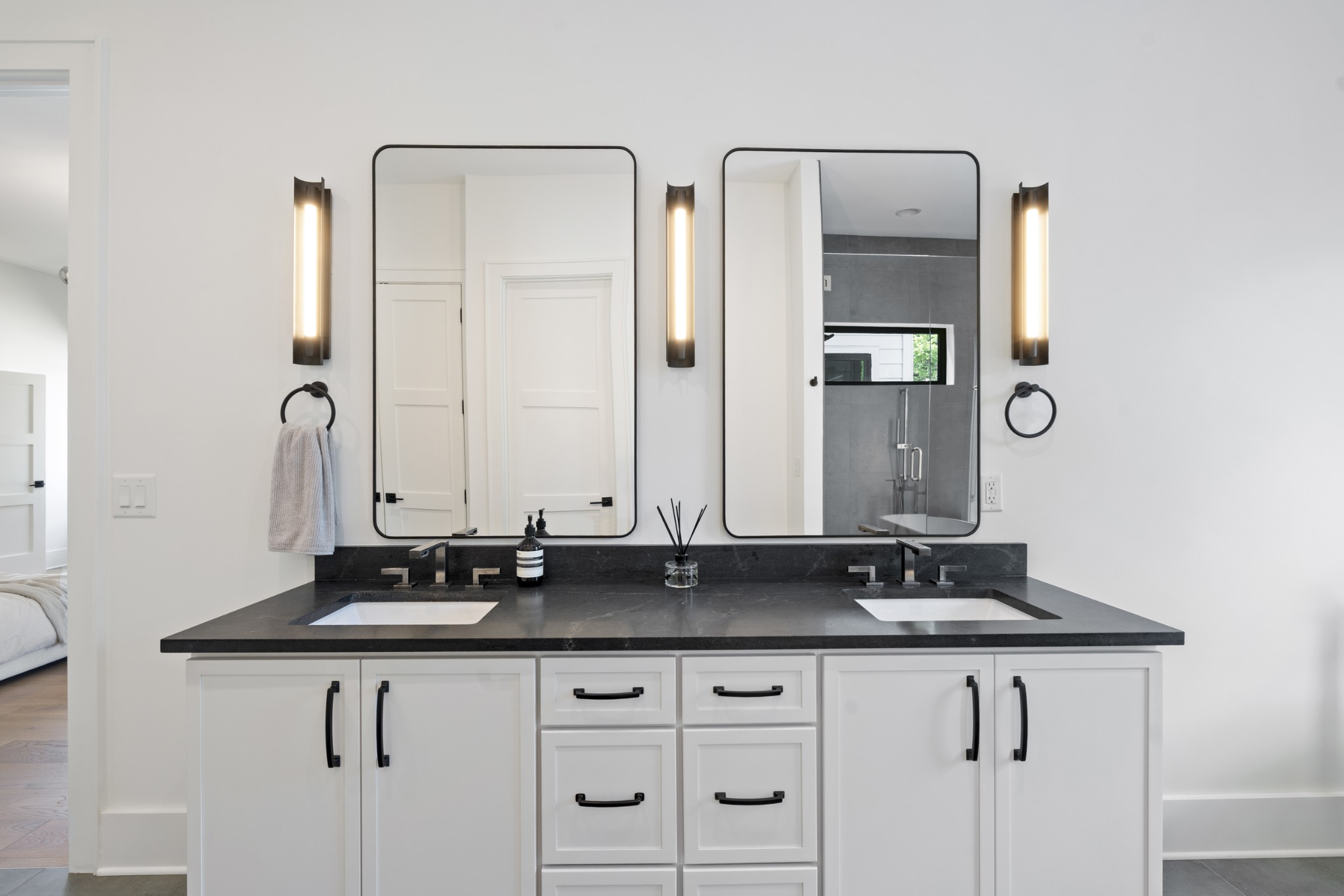 826 Kirkwood Ave Unit: B