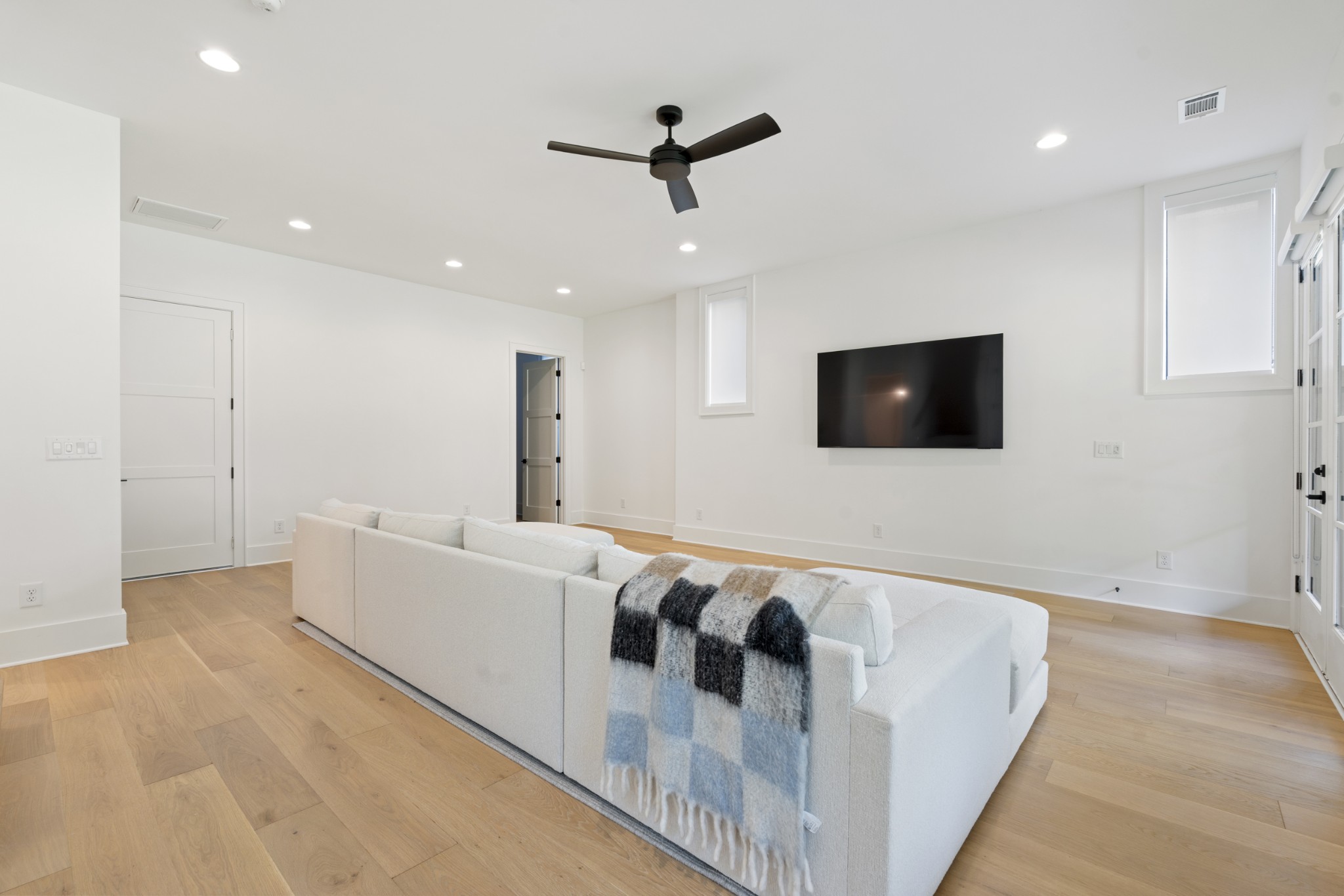 826 Kirkwood Ave Unit: B