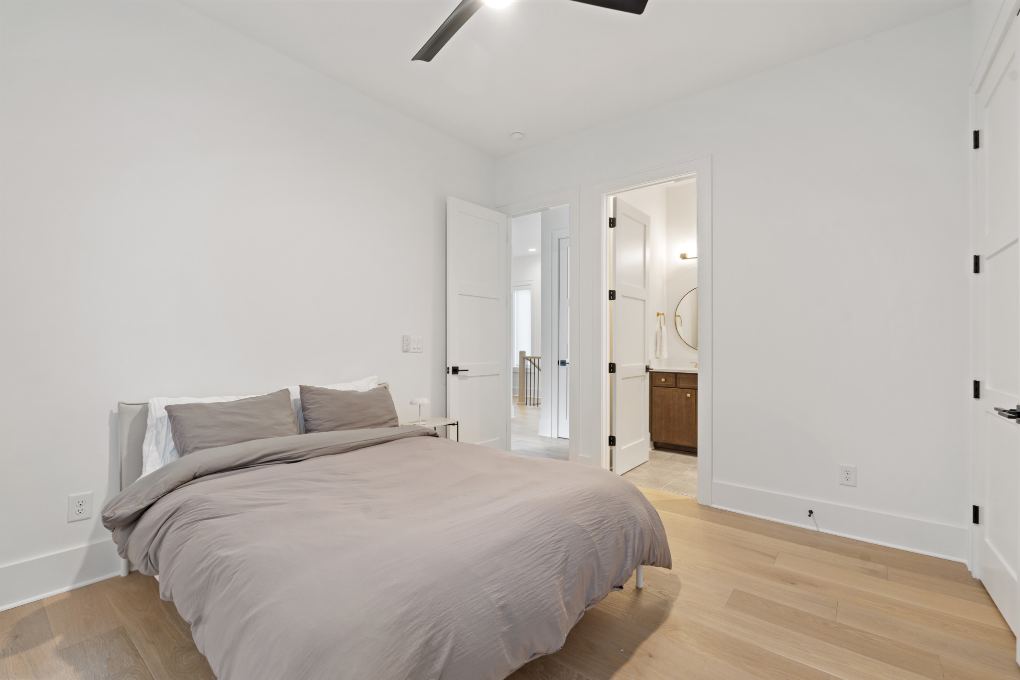 826 Kirkwood Ave Unit: B