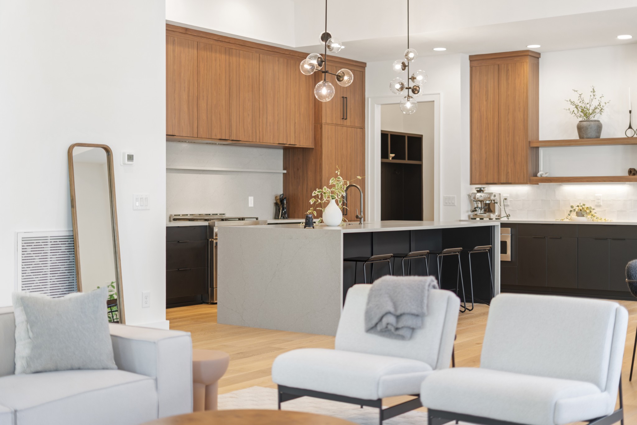 826 Kirkwood Ave Unit: B