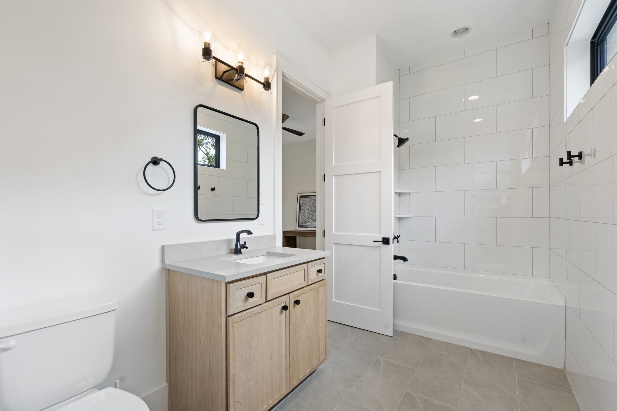 826 Kirkwood Ave Unit: B