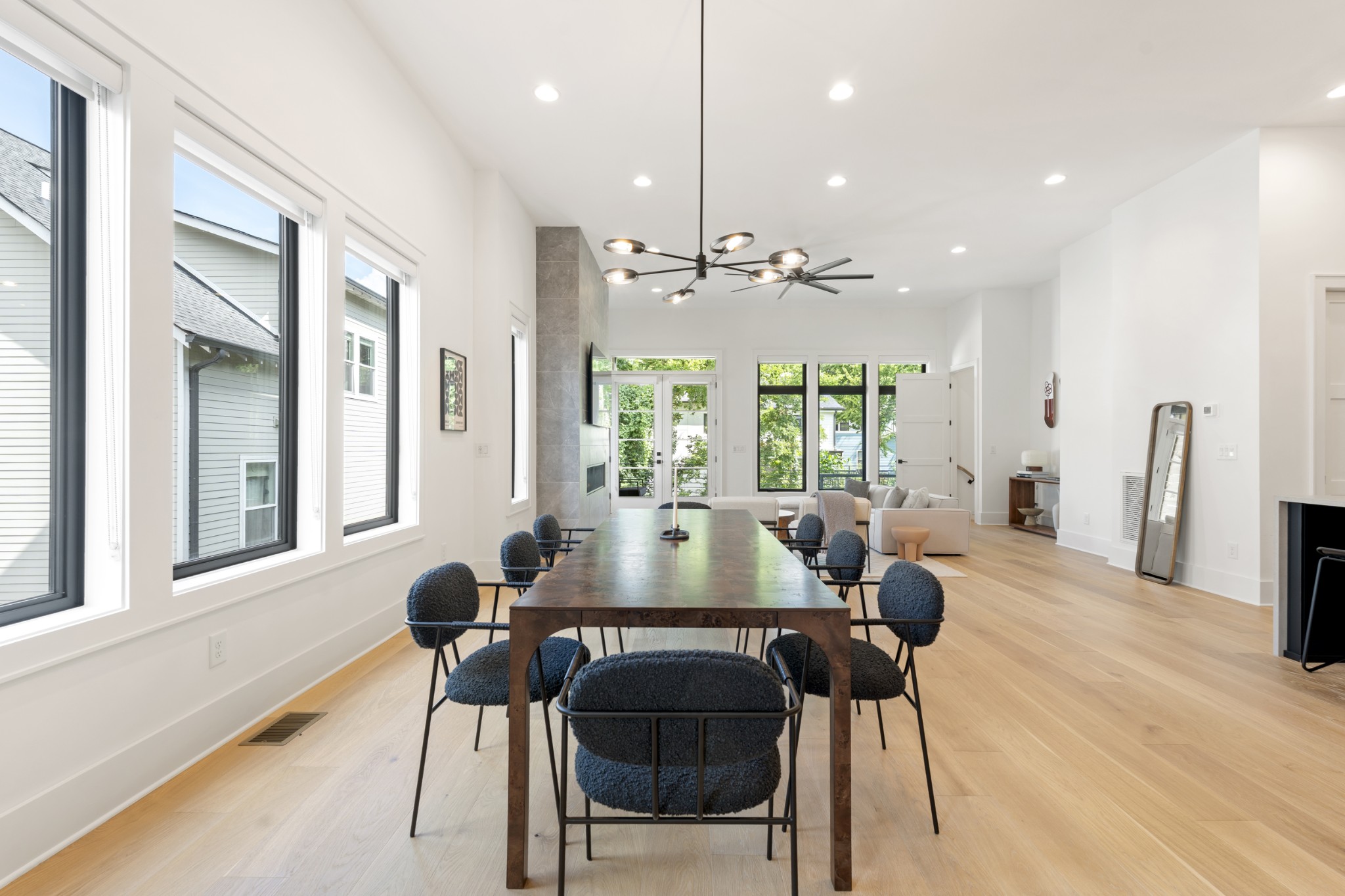 826 Kirkwood Ave Unit: B