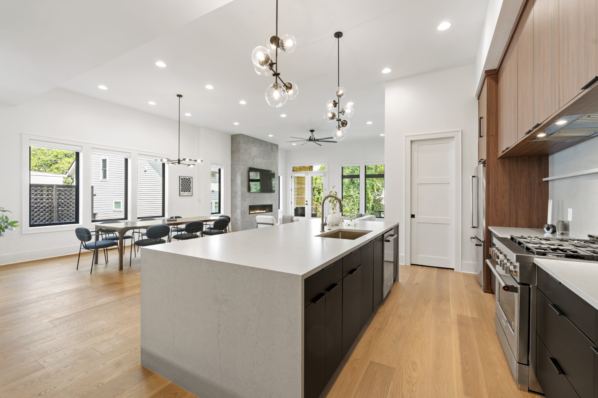 826 Kirkwood Ave Unit: B