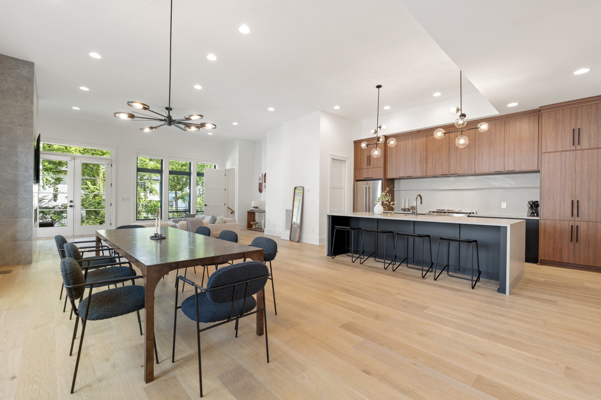 826 Kirkwood Ave Unit: B