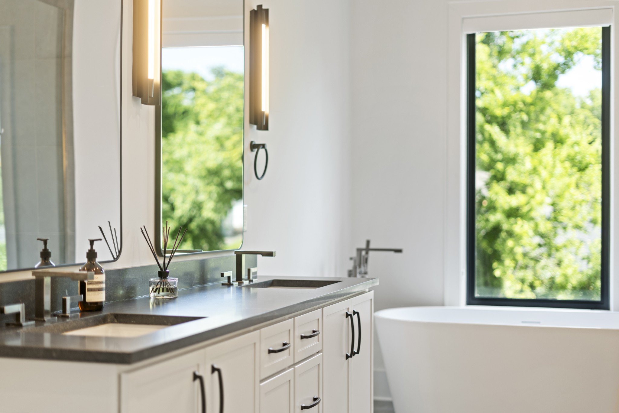 826 Kirkwood Ave Unit: B