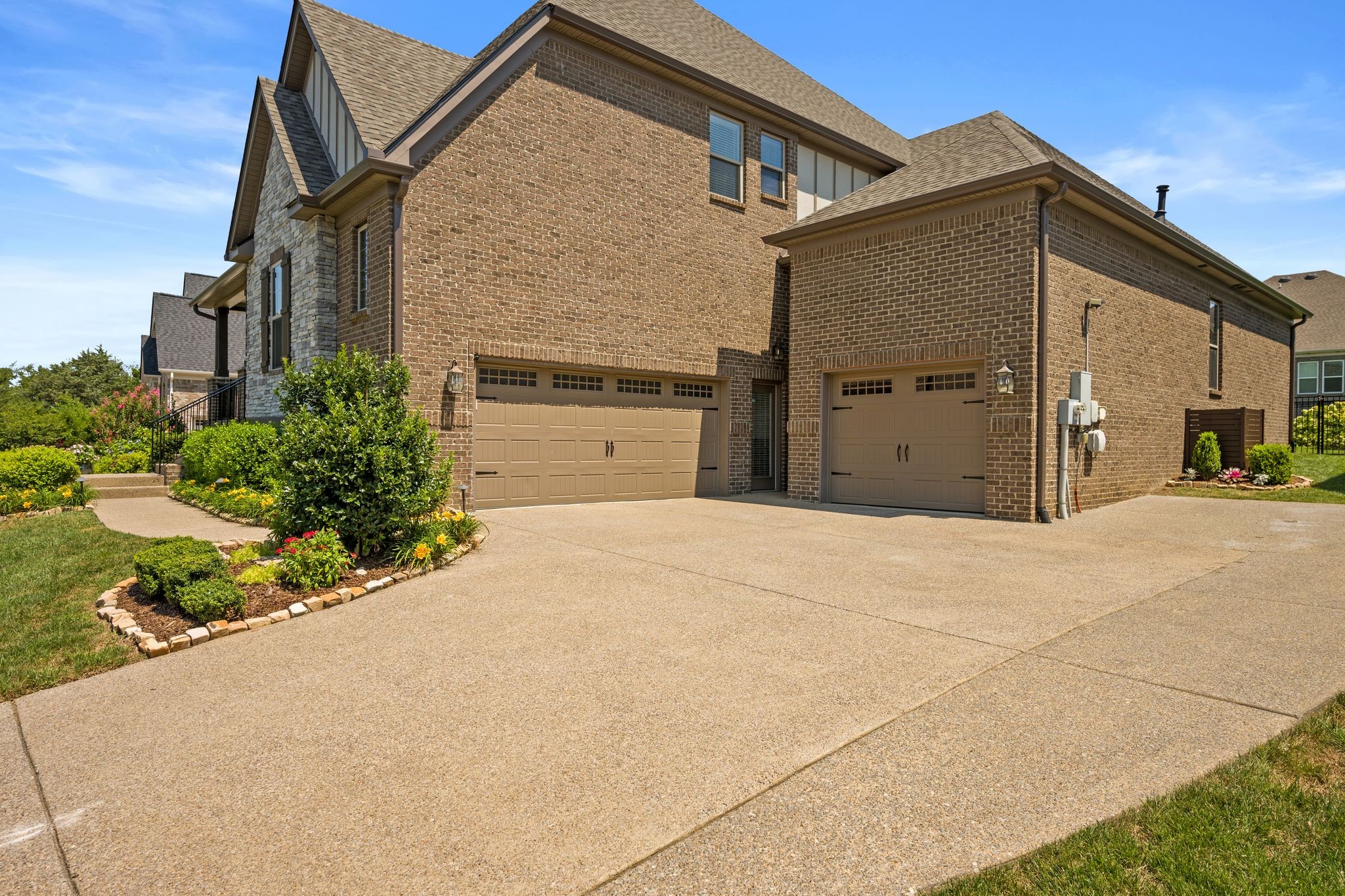 2004 Belsford Dr
