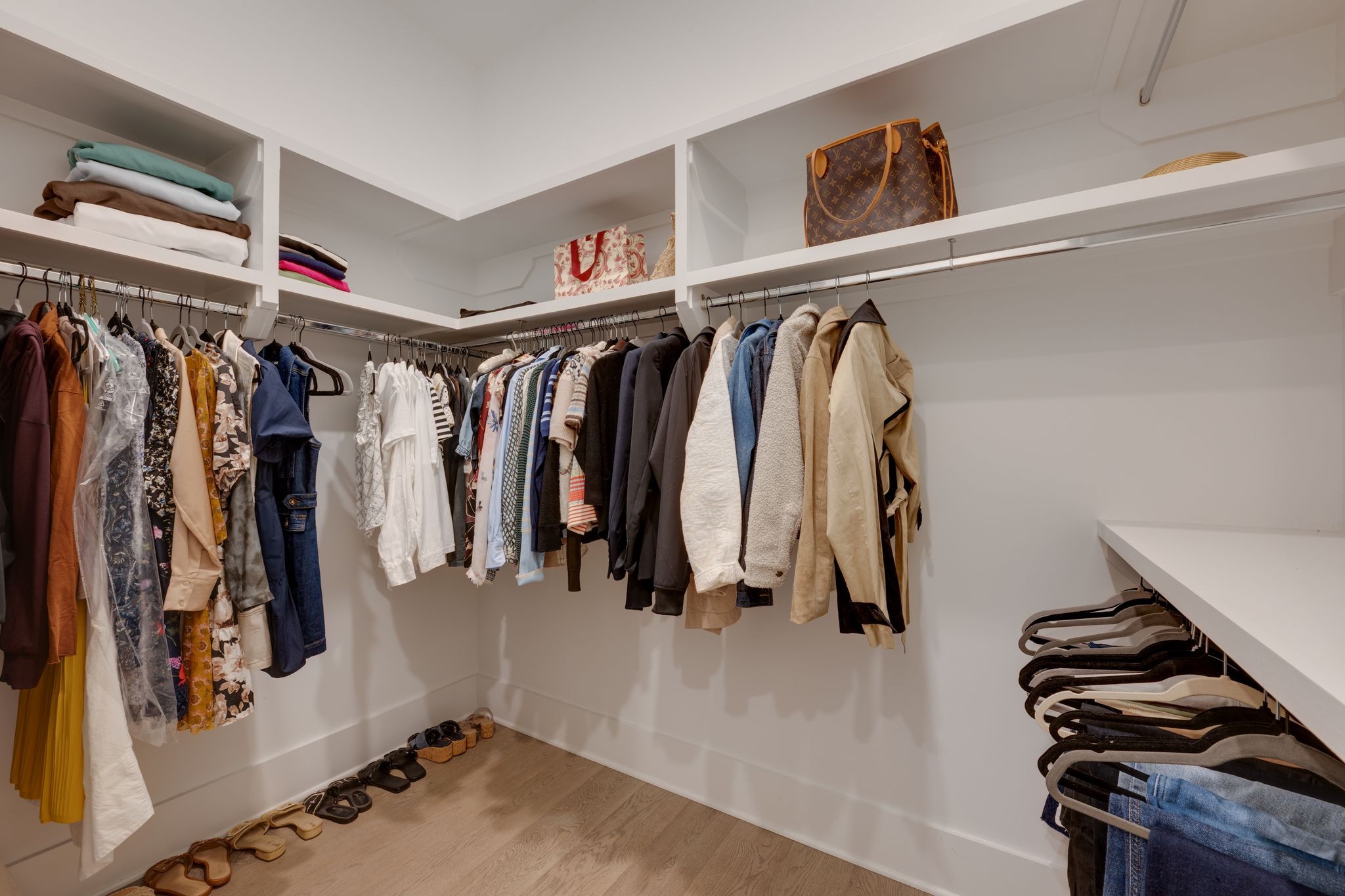 3066 Long Branch Cir