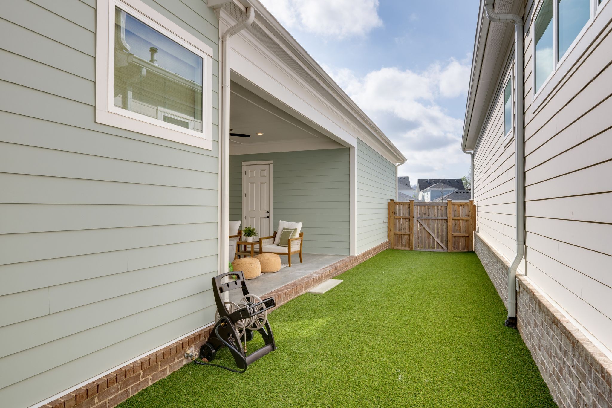 3066 Long Branch Cir