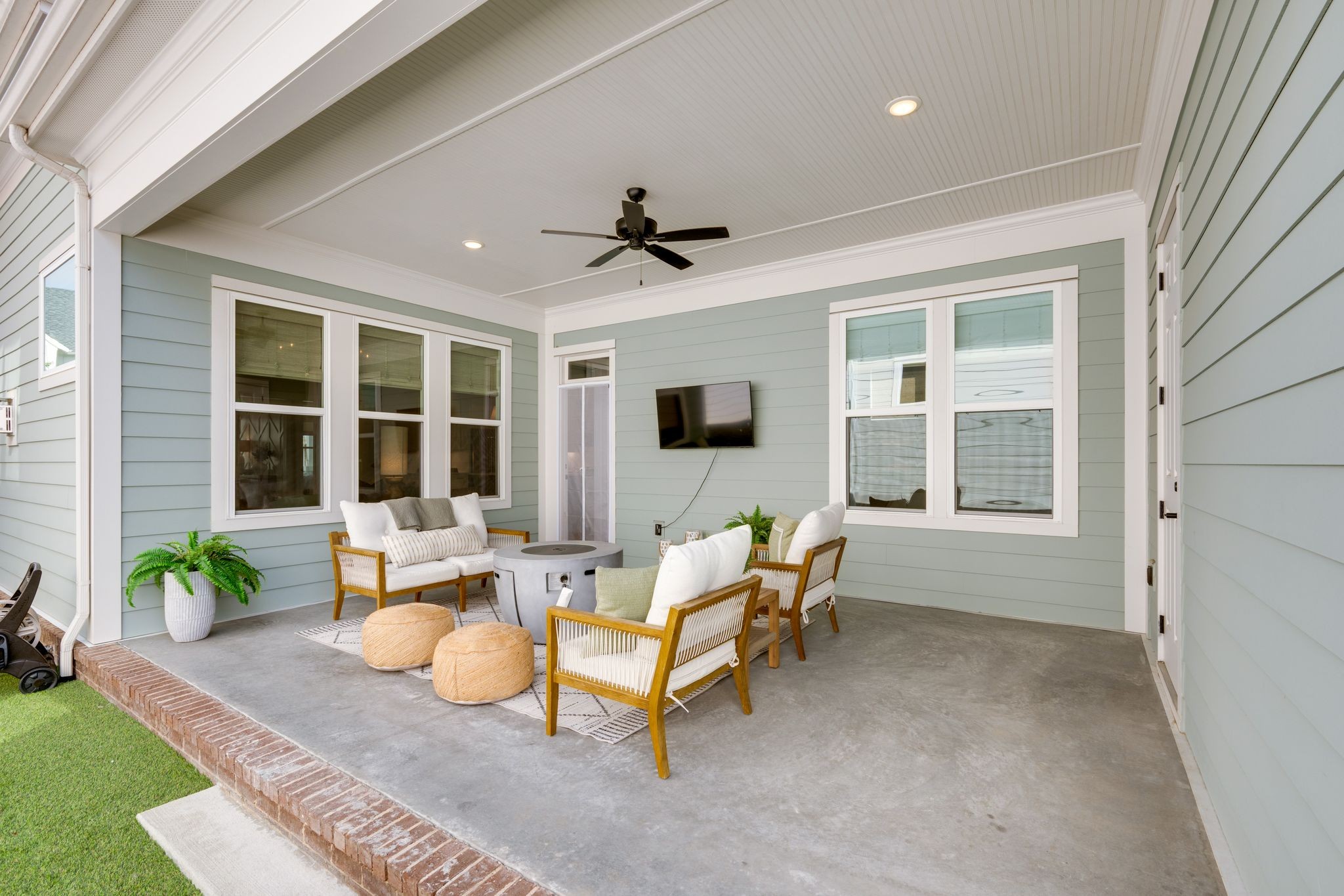 3066 Long Branch Cir