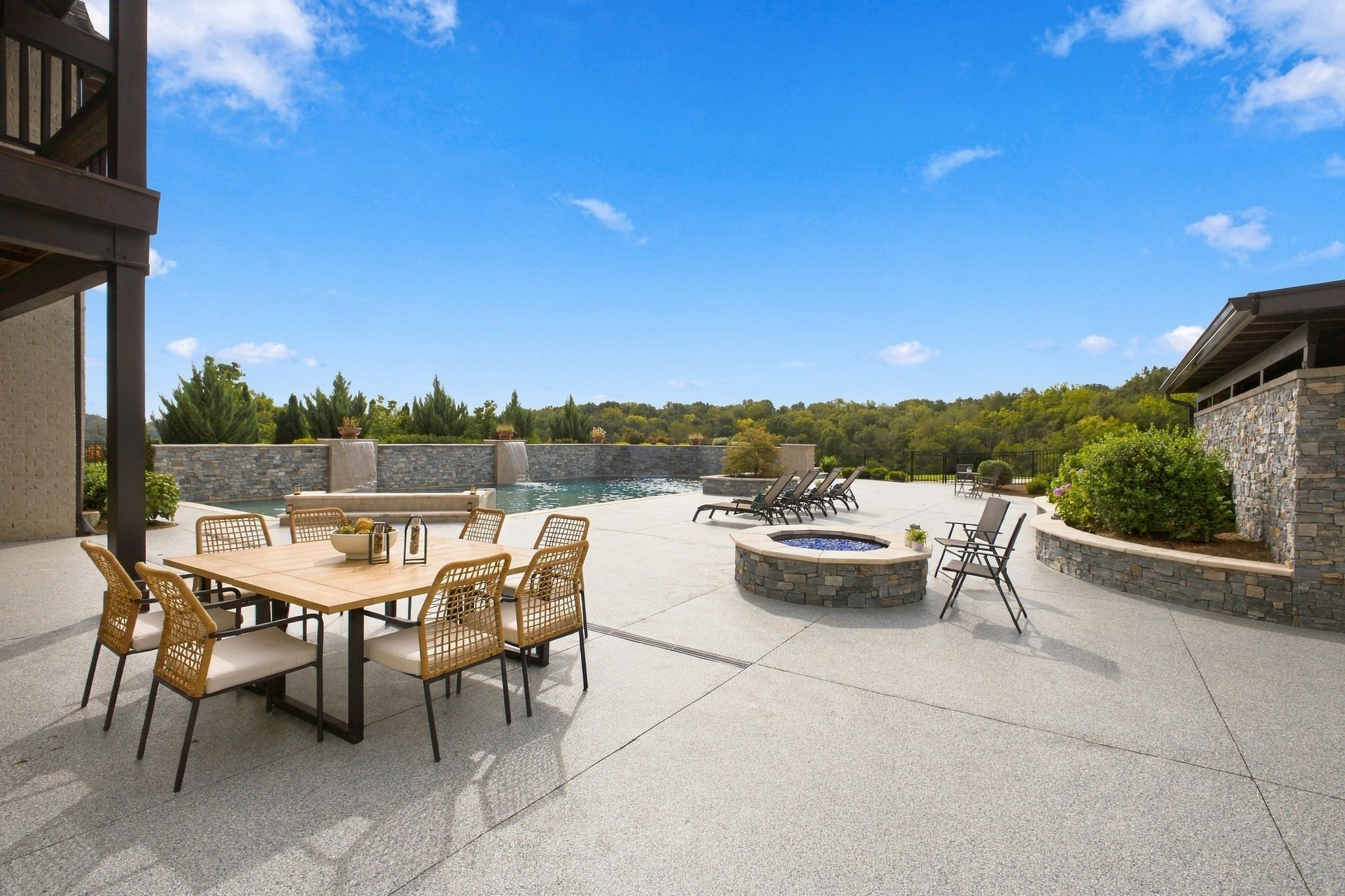 4436 Ivan Creek Dr
