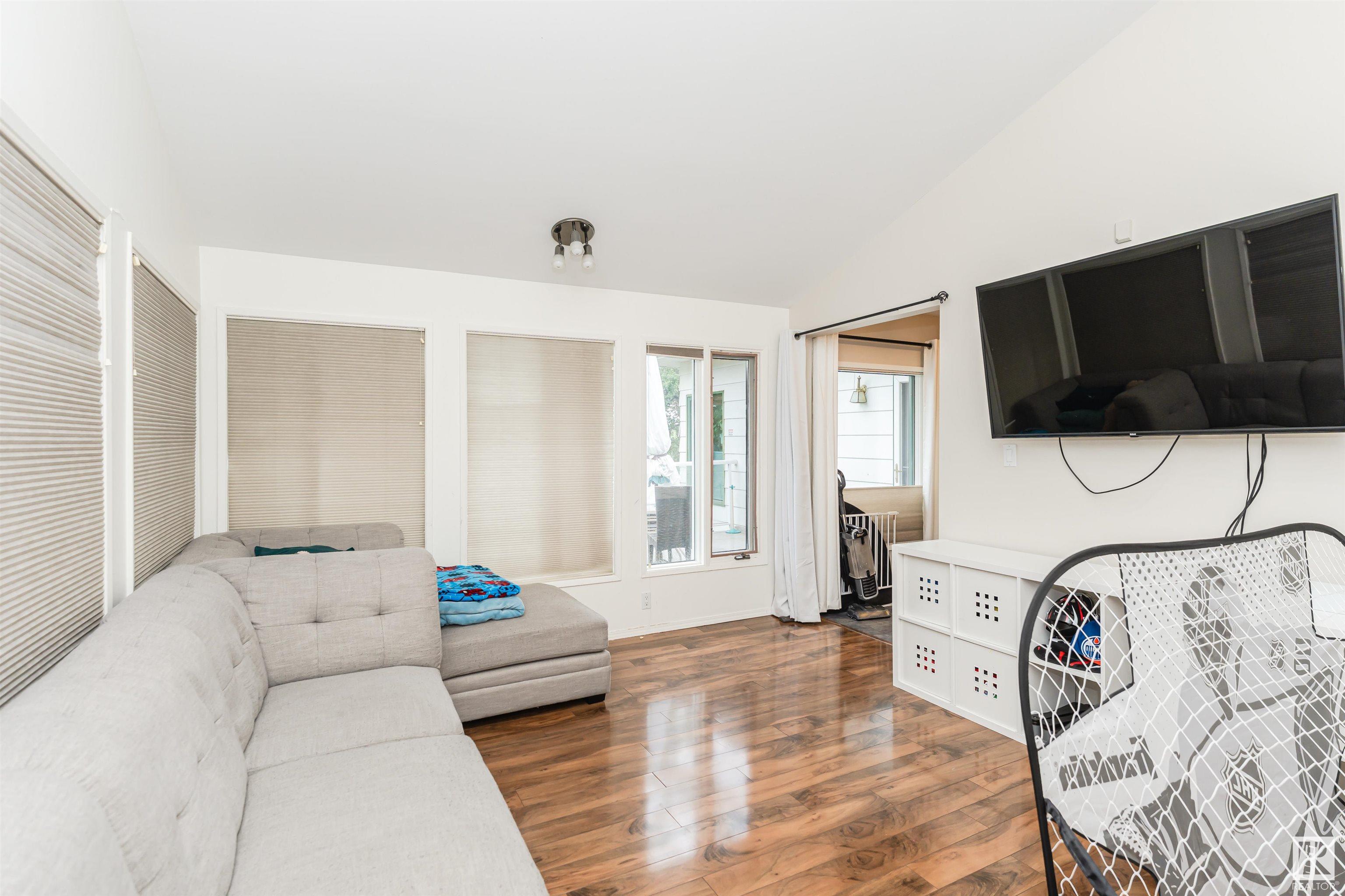 53 STURGEON RD