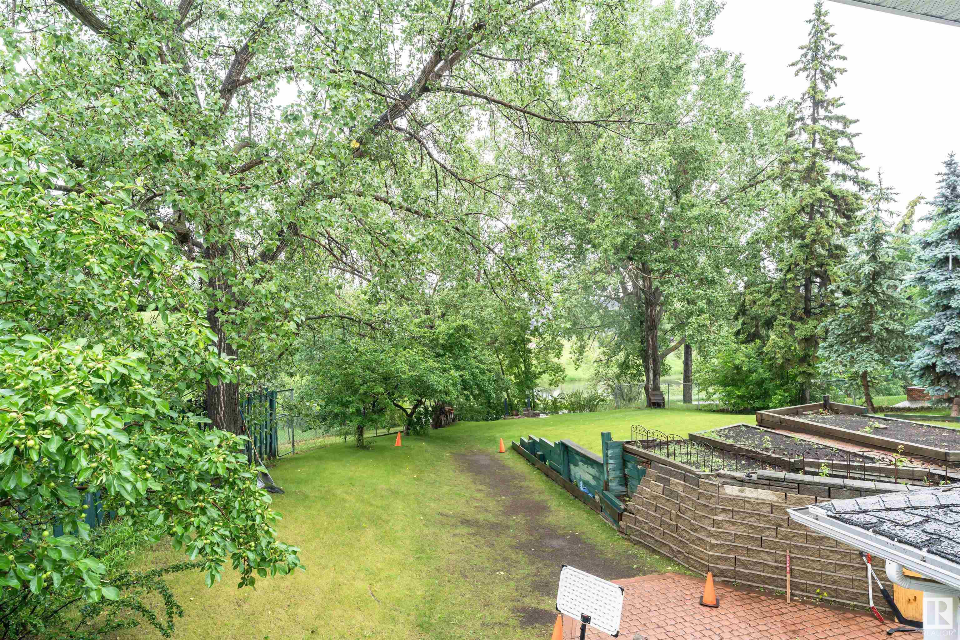 53 STURGEON RD