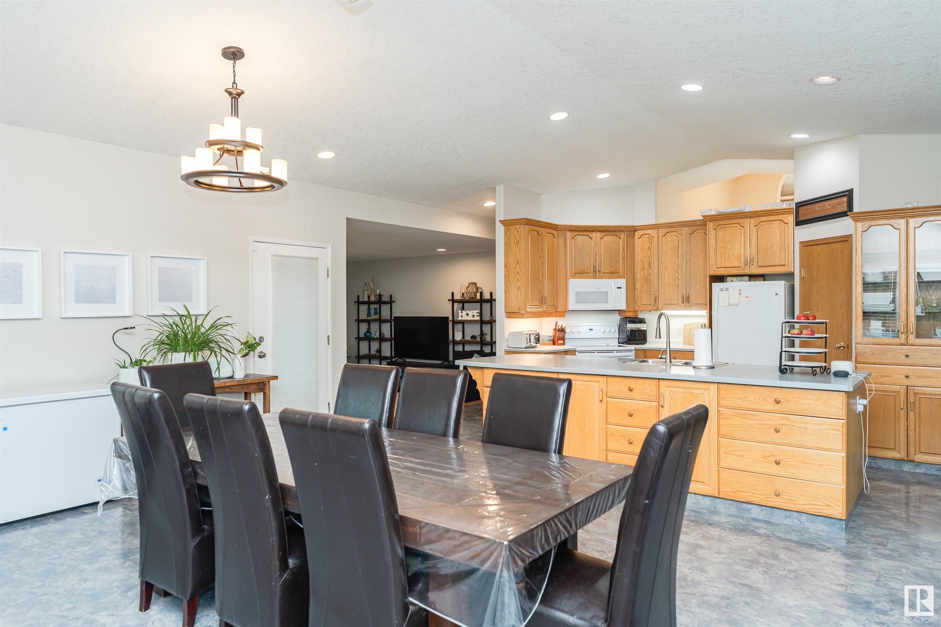 53 STURGEON RD