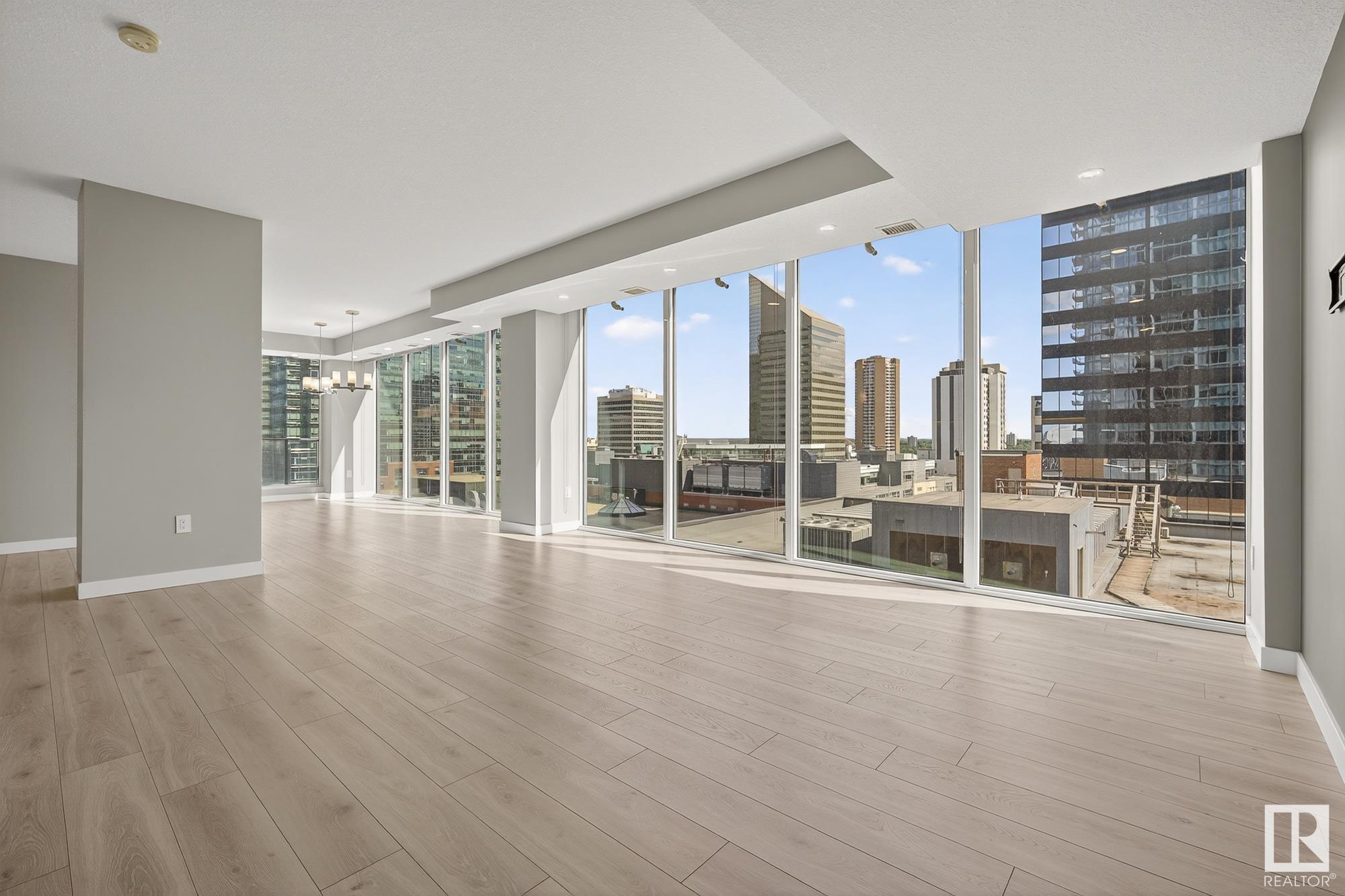 #900 10180 103 ST NW