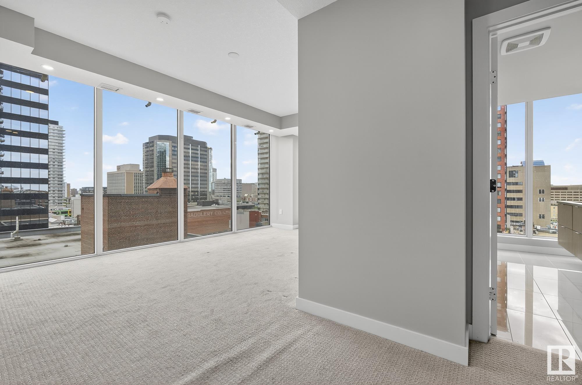 #900 10180 103 ST NW
