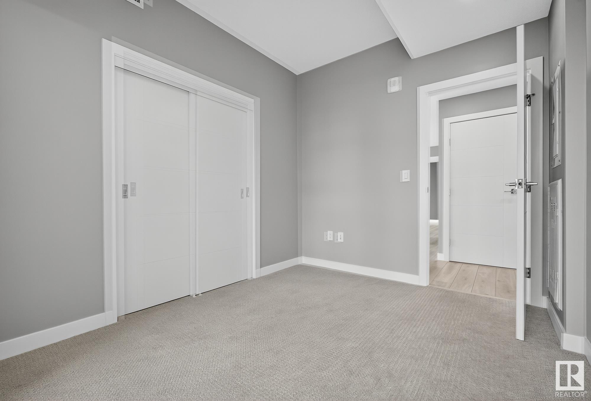 #900 10180 103 ST NW