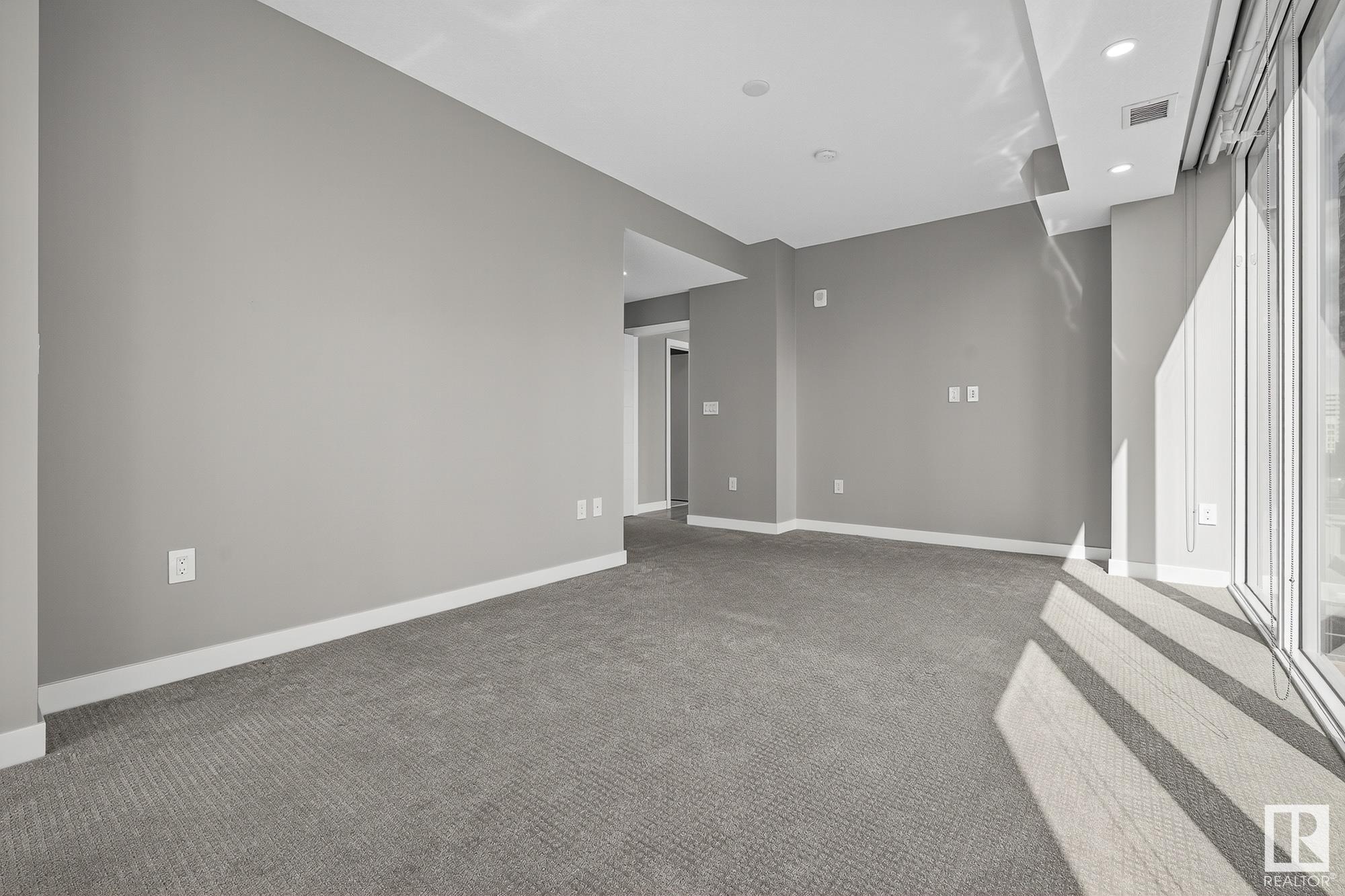 #900 10180 103 ST NW
