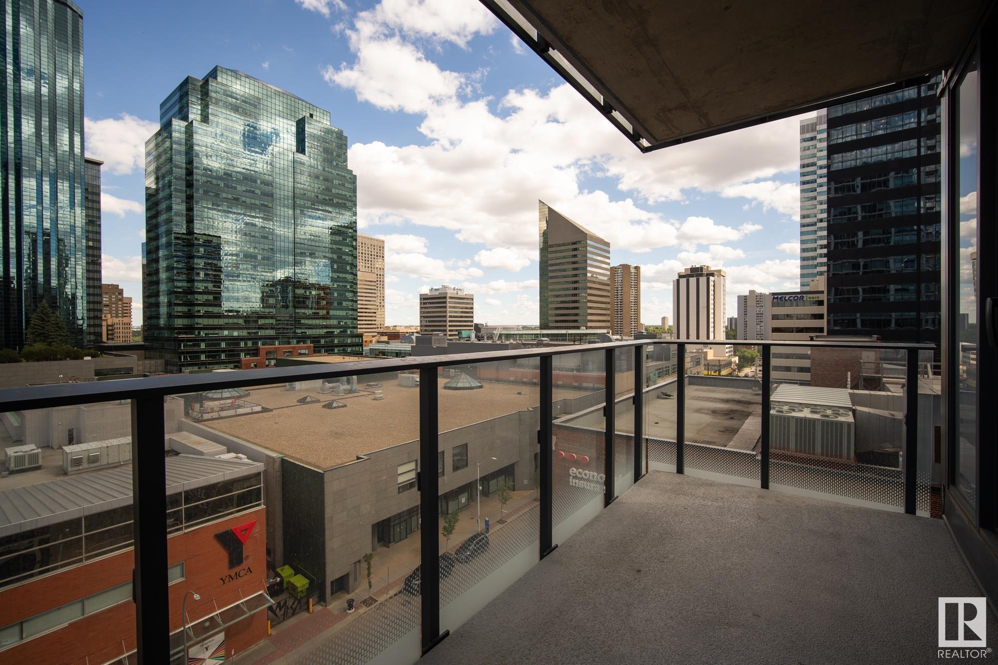 #900 10180 103 ST NW