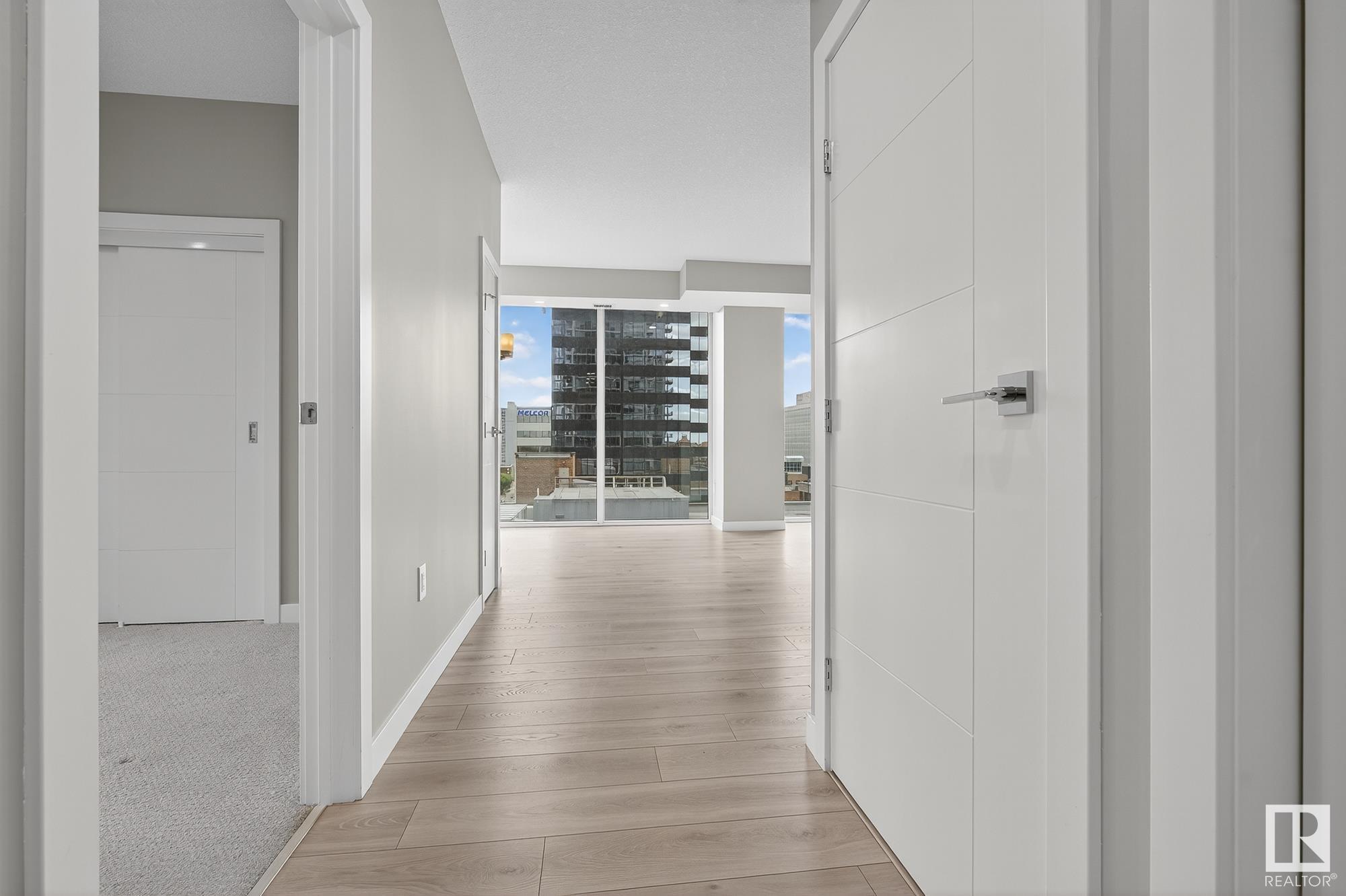 #900 10180 103 ST NW
