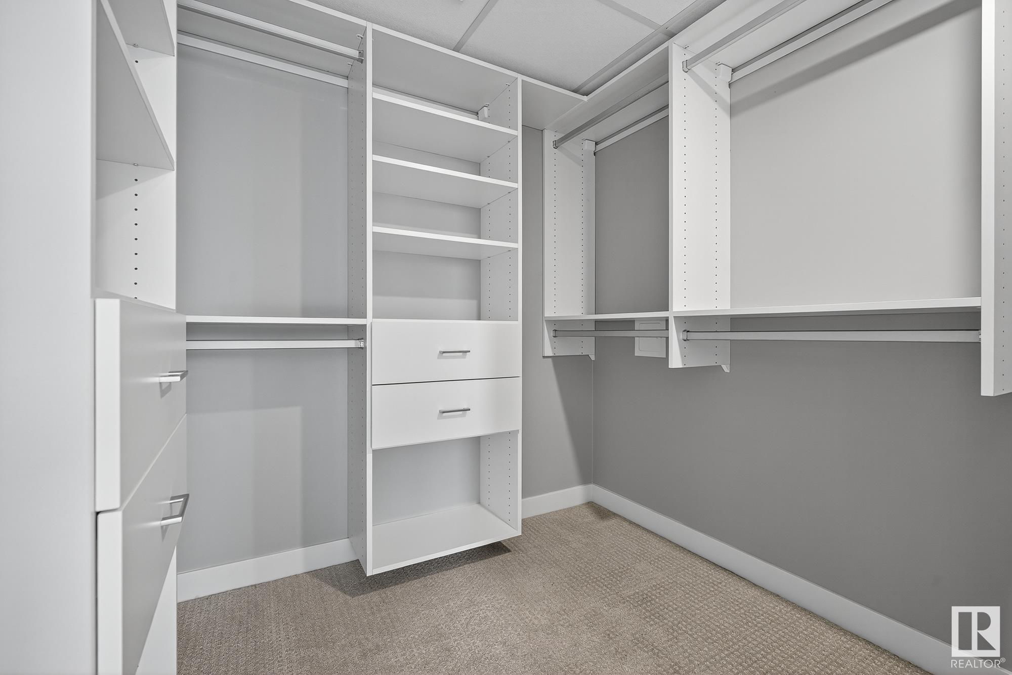 #900 10180 103 ST NW