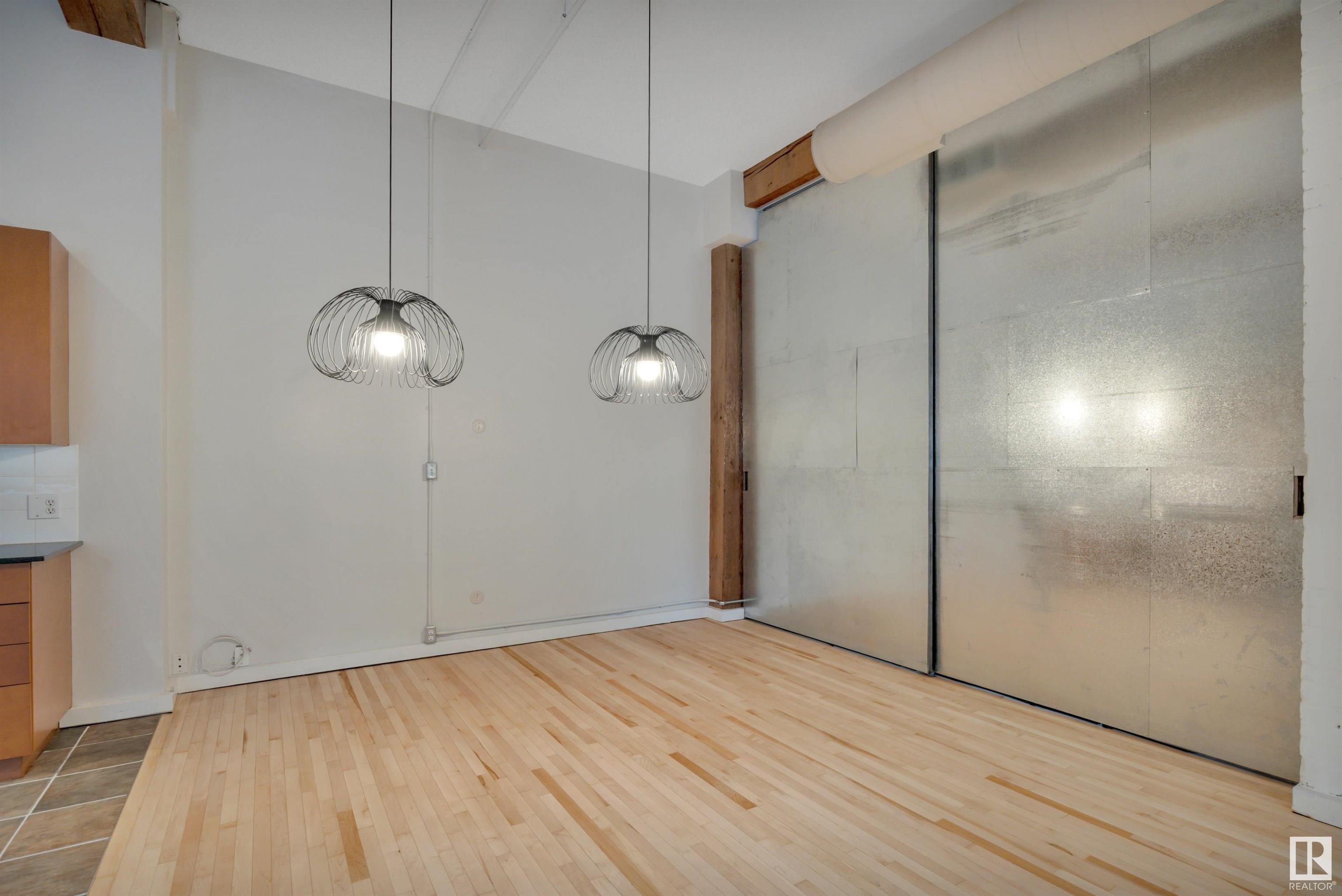 #102 10169 104 ST NW