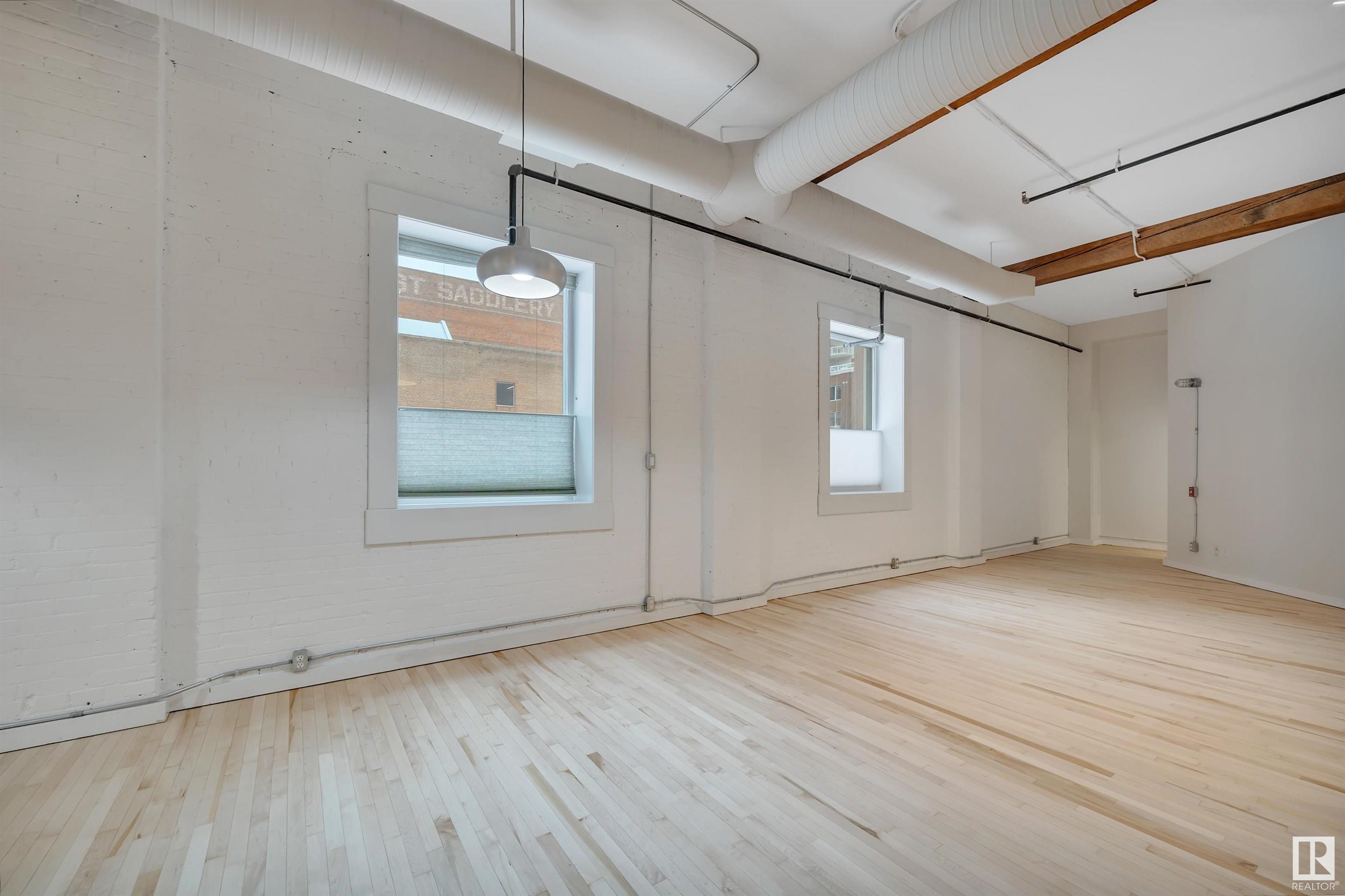 #102 10169 104 ST NW