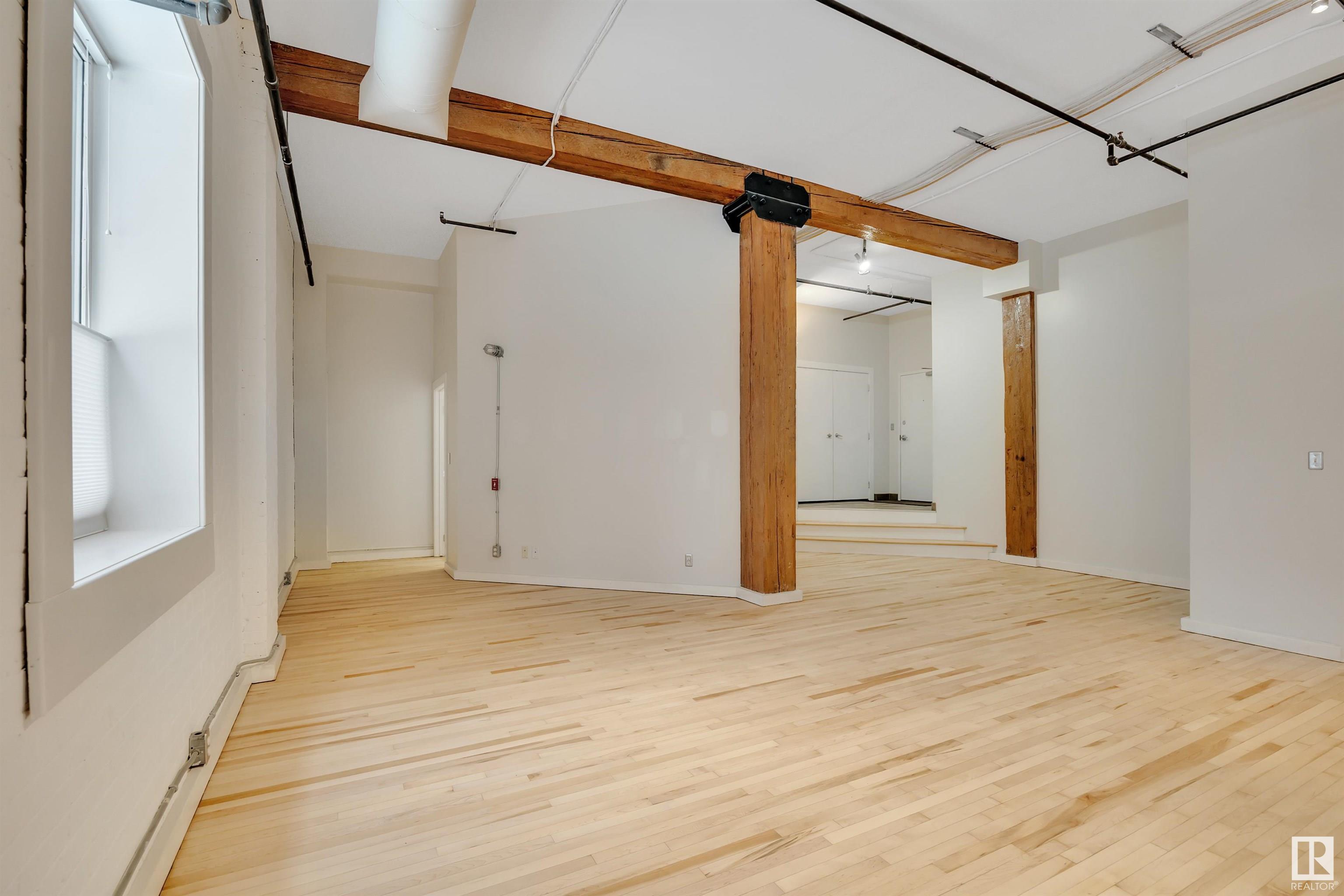 #102 10169 104 ST NW
