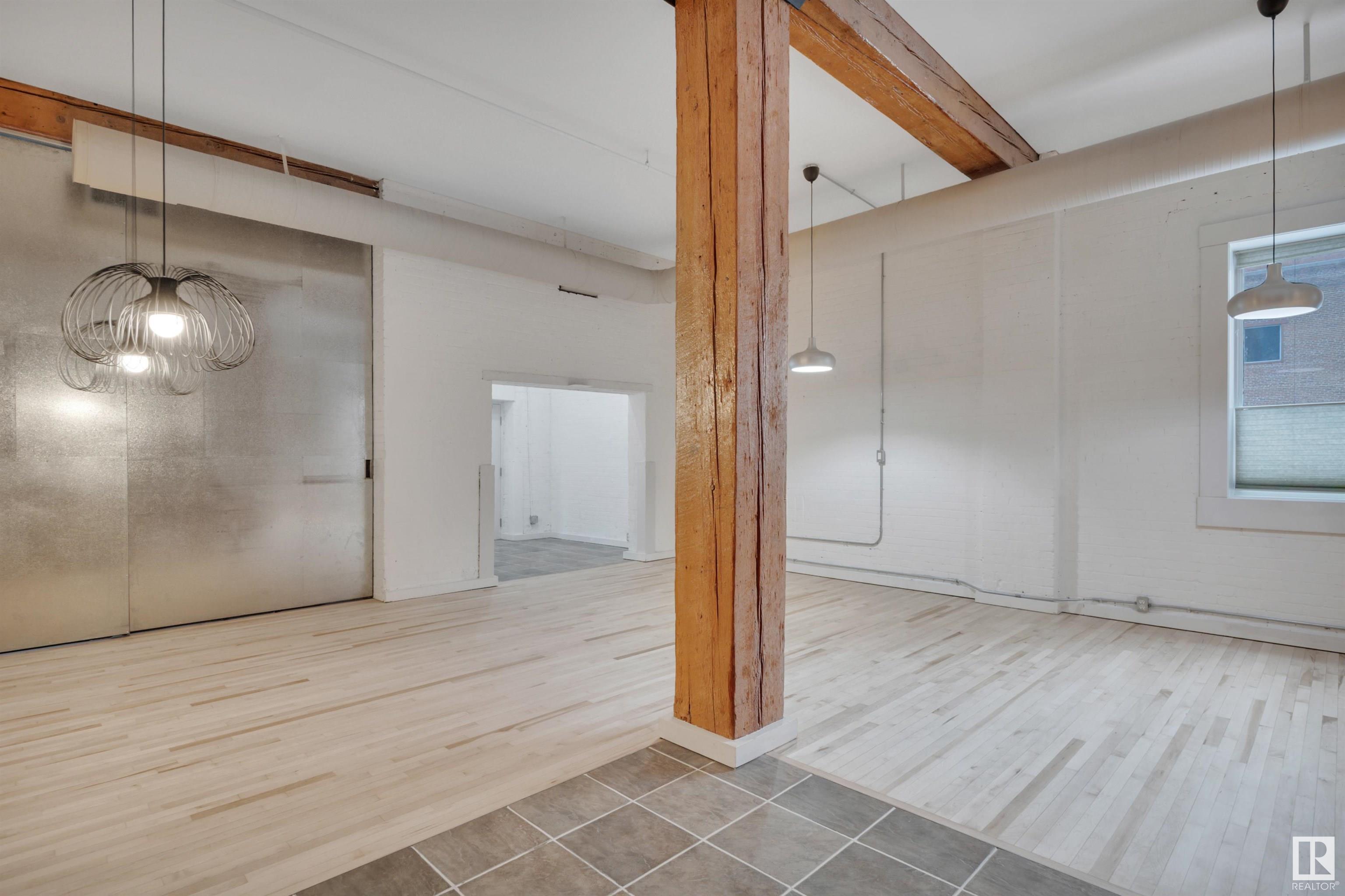 #102 10169 104 ST NW