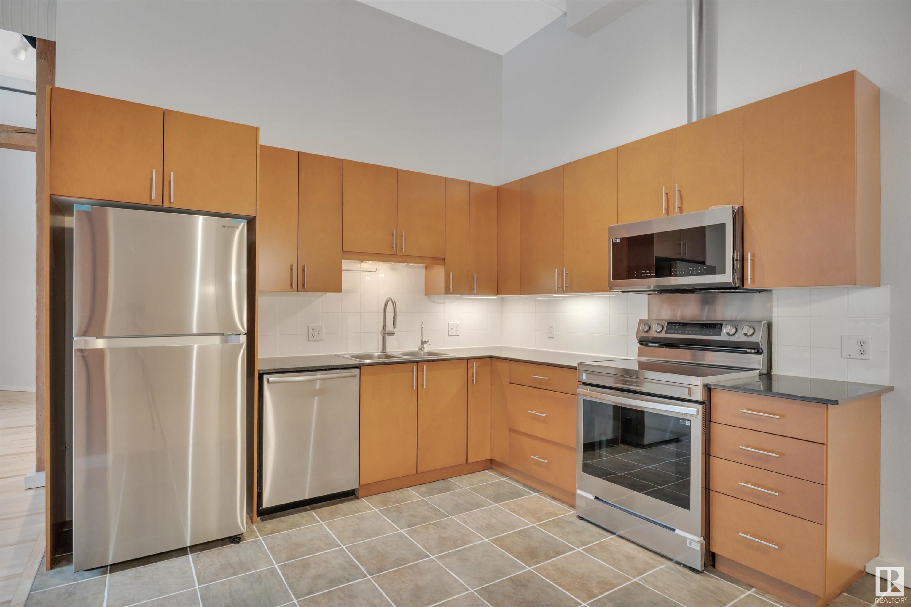 #102 10169 104 ST NW