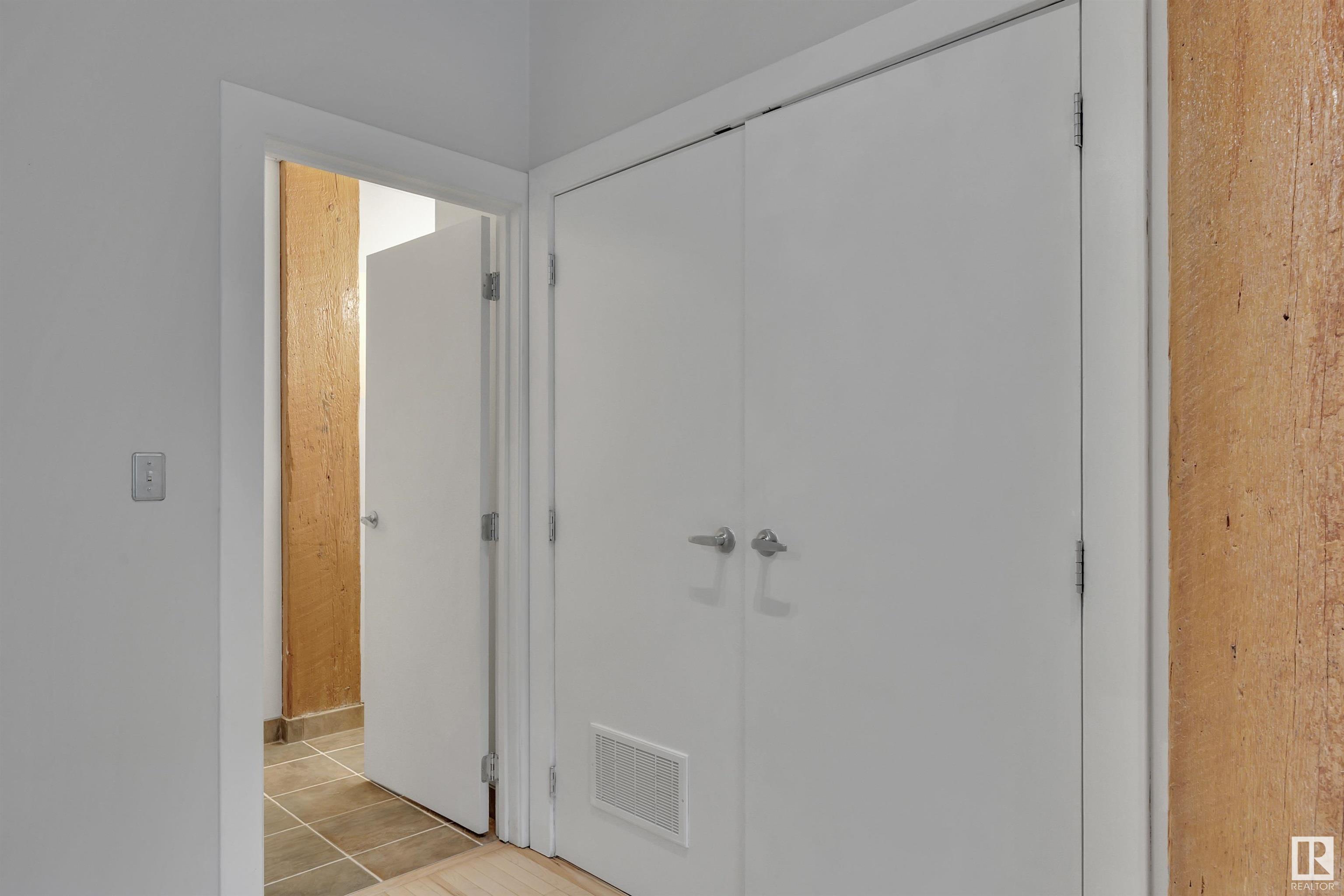 #102 10169 104 ST NW