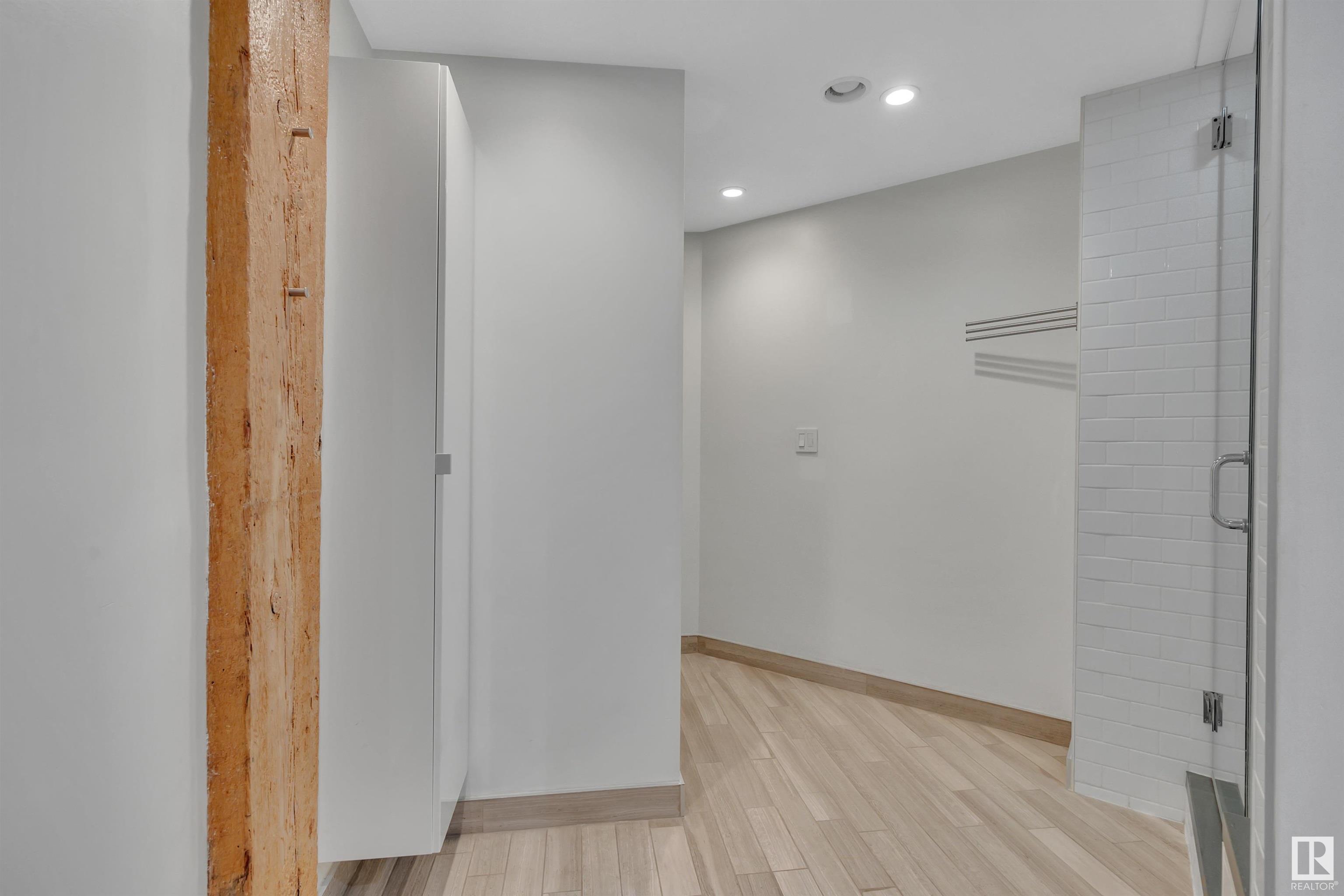 #102 10169 104 ST NW