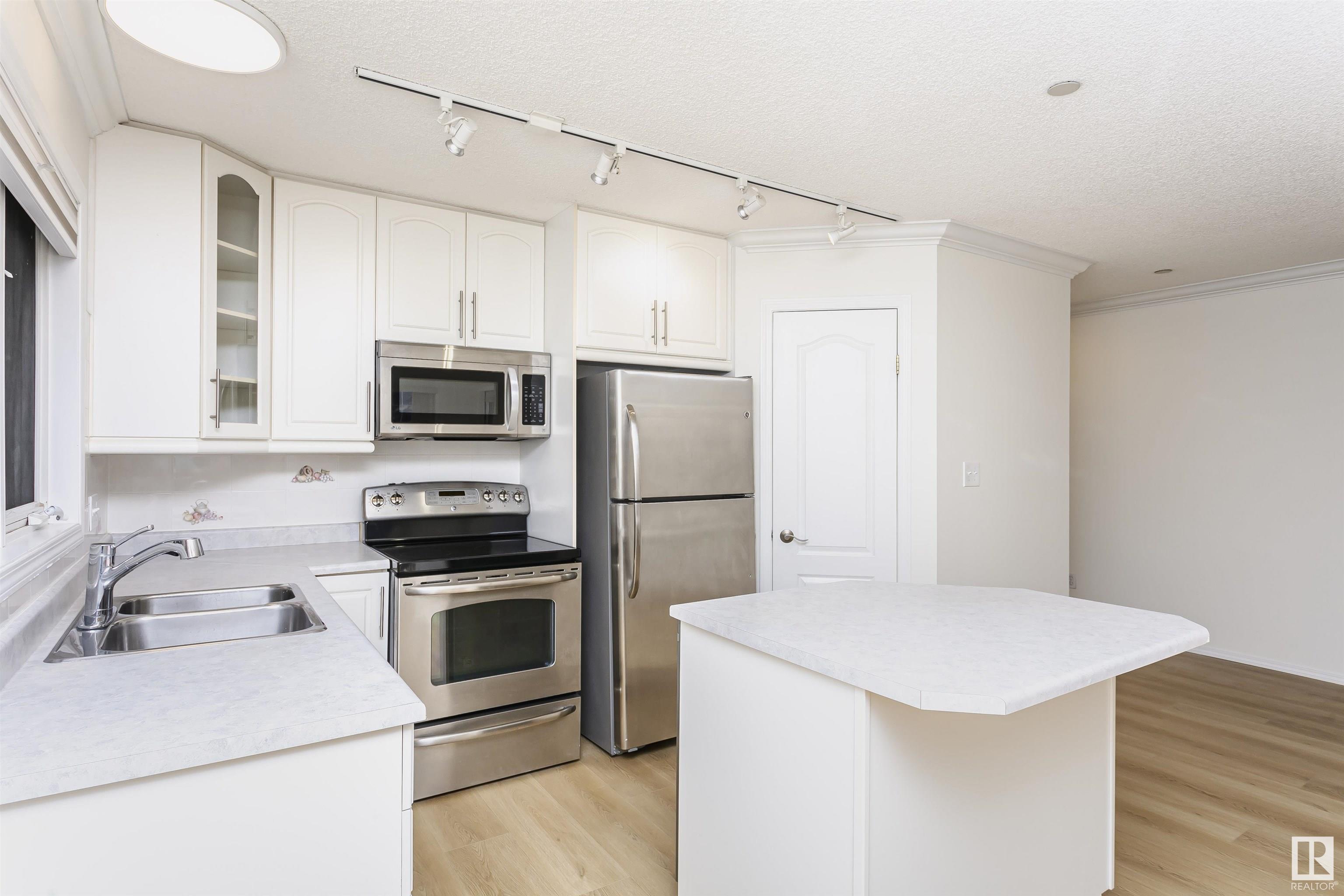 #202 20 ST JOSEPH ST