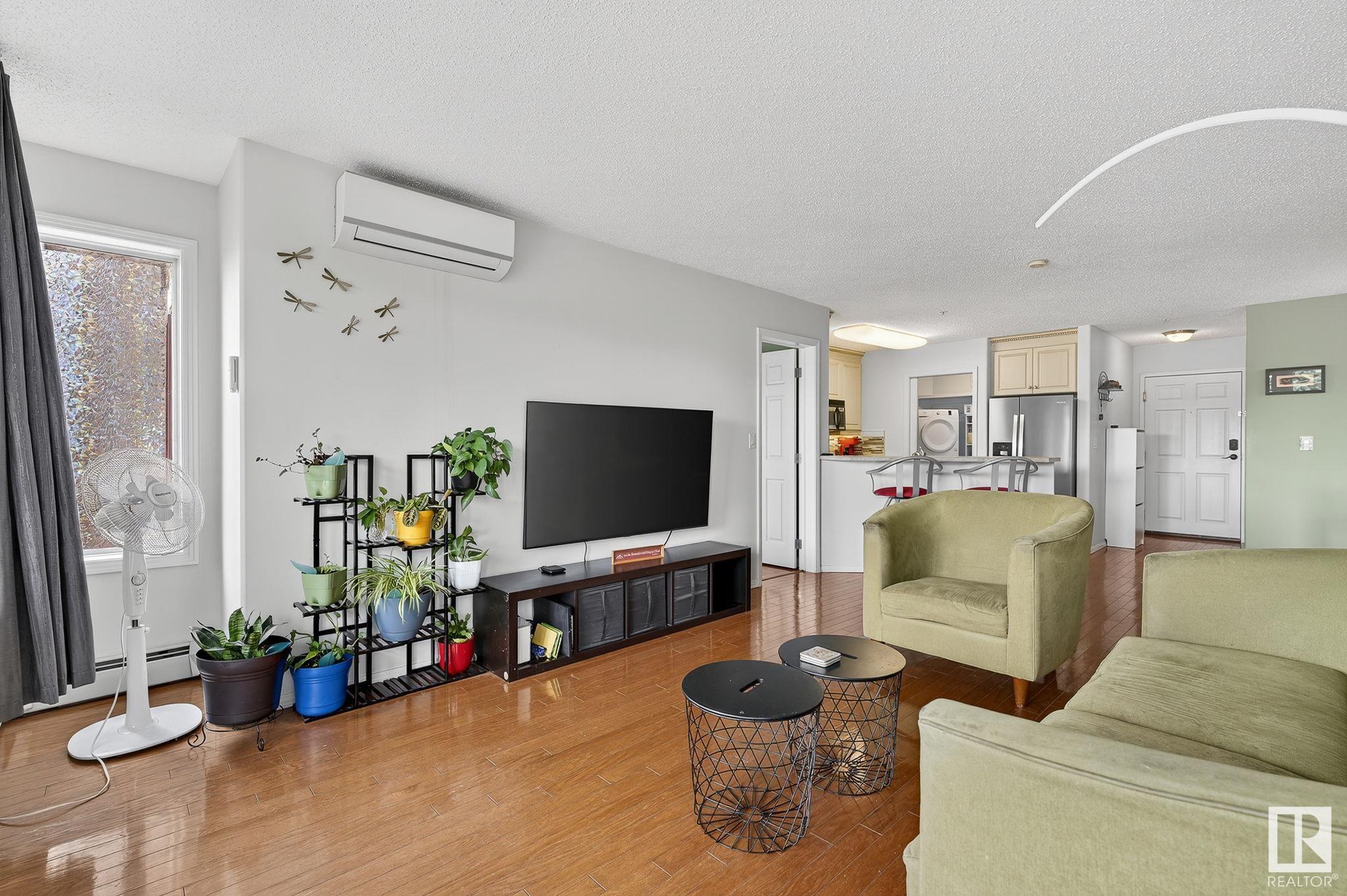 #410 10951 124 ST NW