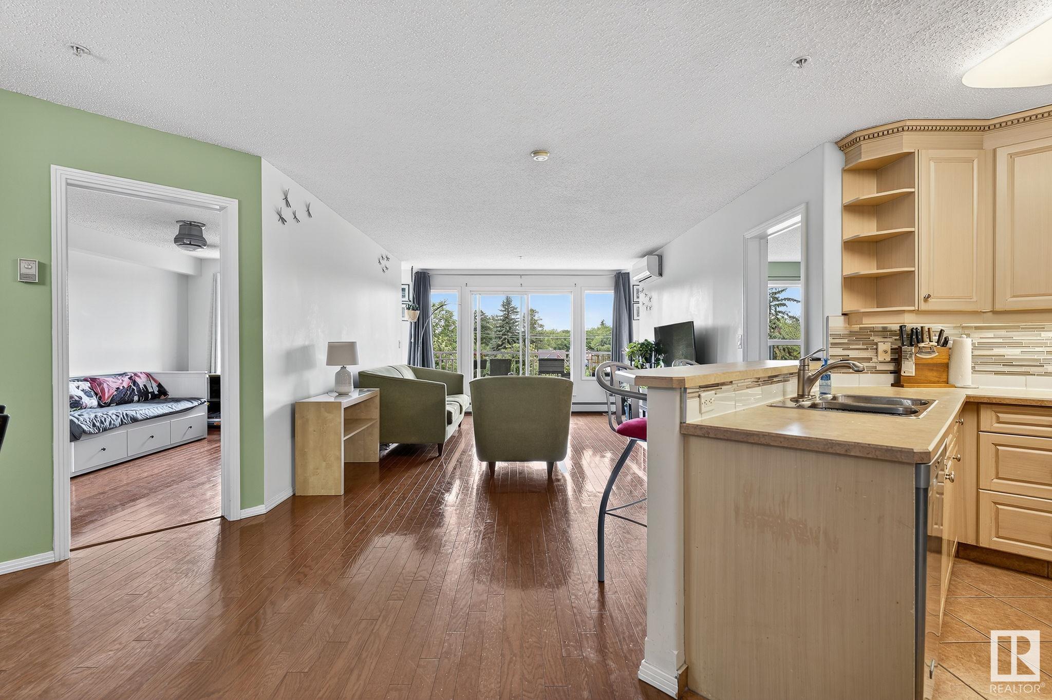 #410 10951 124 ST NW