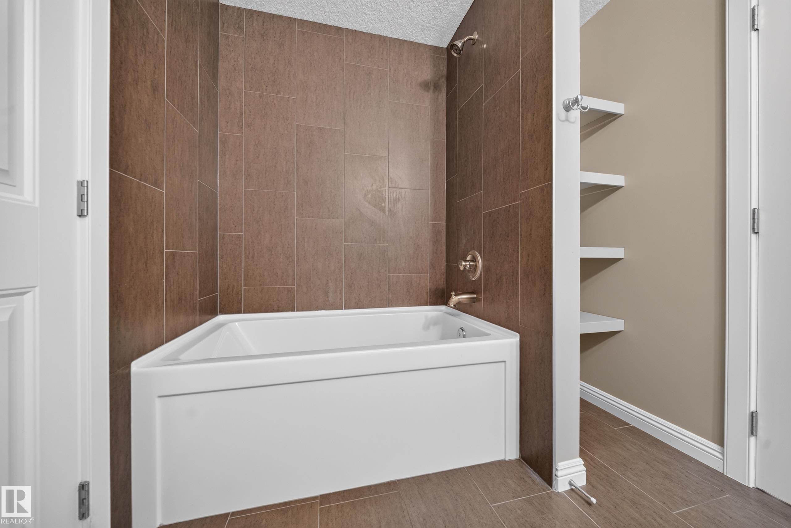 2273 WARRY LO SW