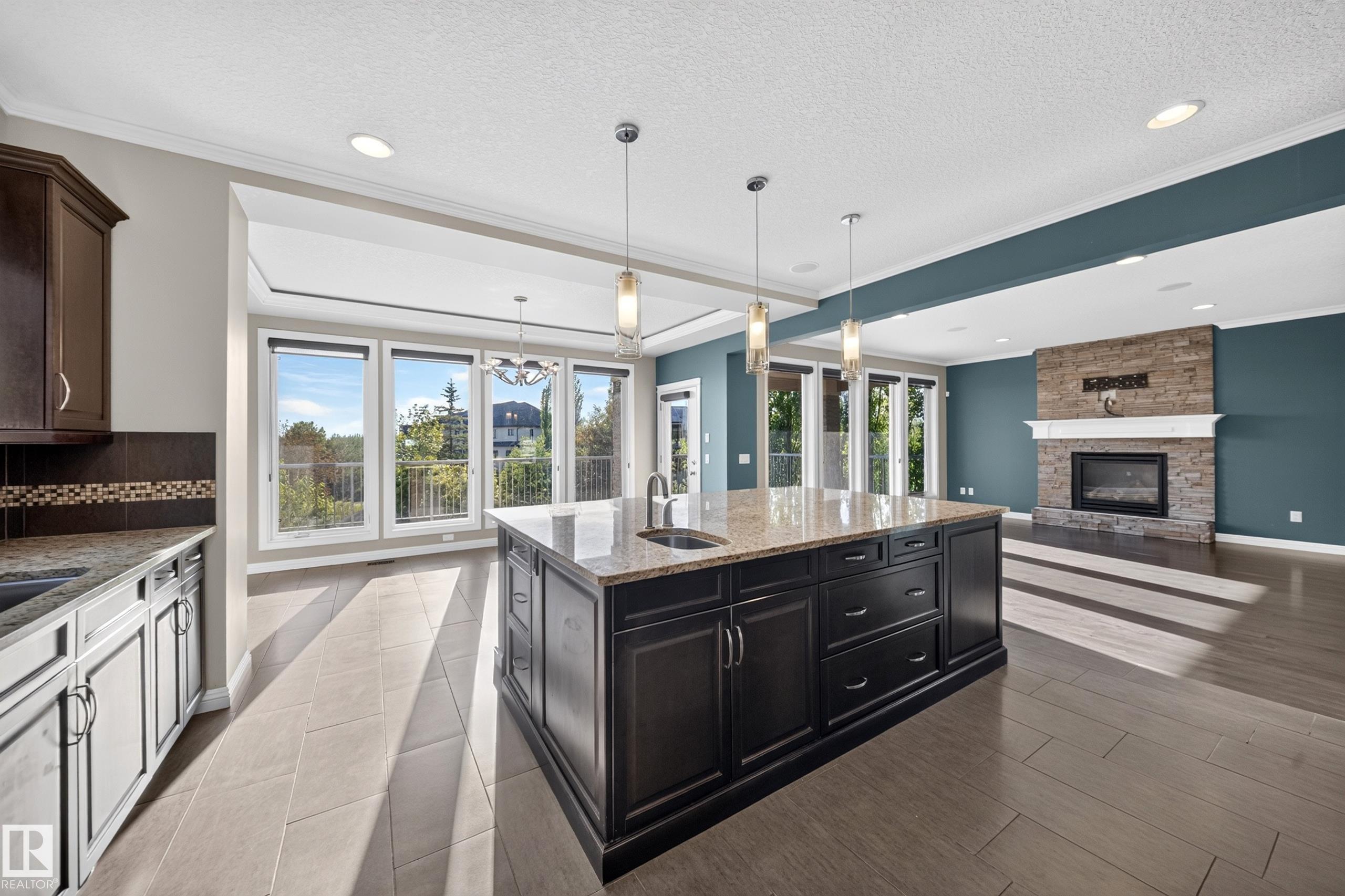 2273 WARRY LO SW